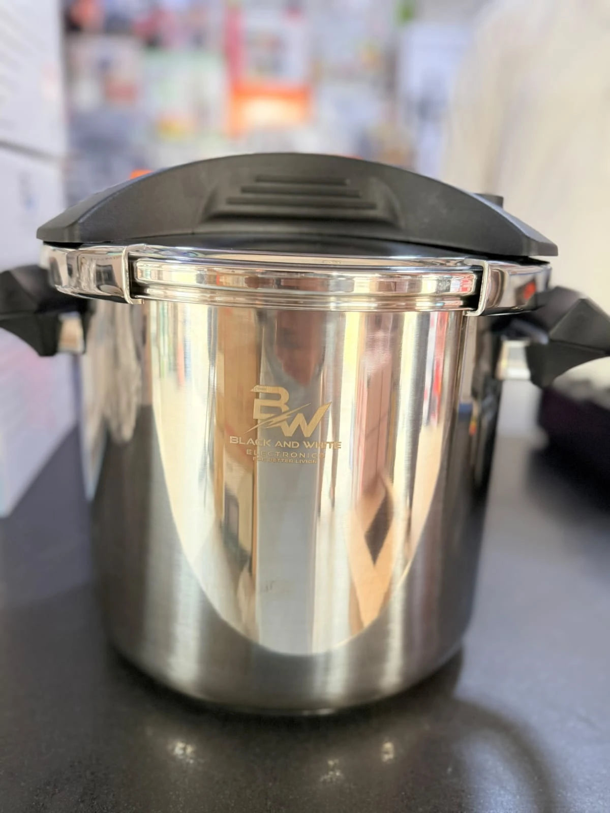 Black and White Electronics 12L Stainless Steel Pressure Cooker 26cm Stainless Steel Fast Cooker SSG-02