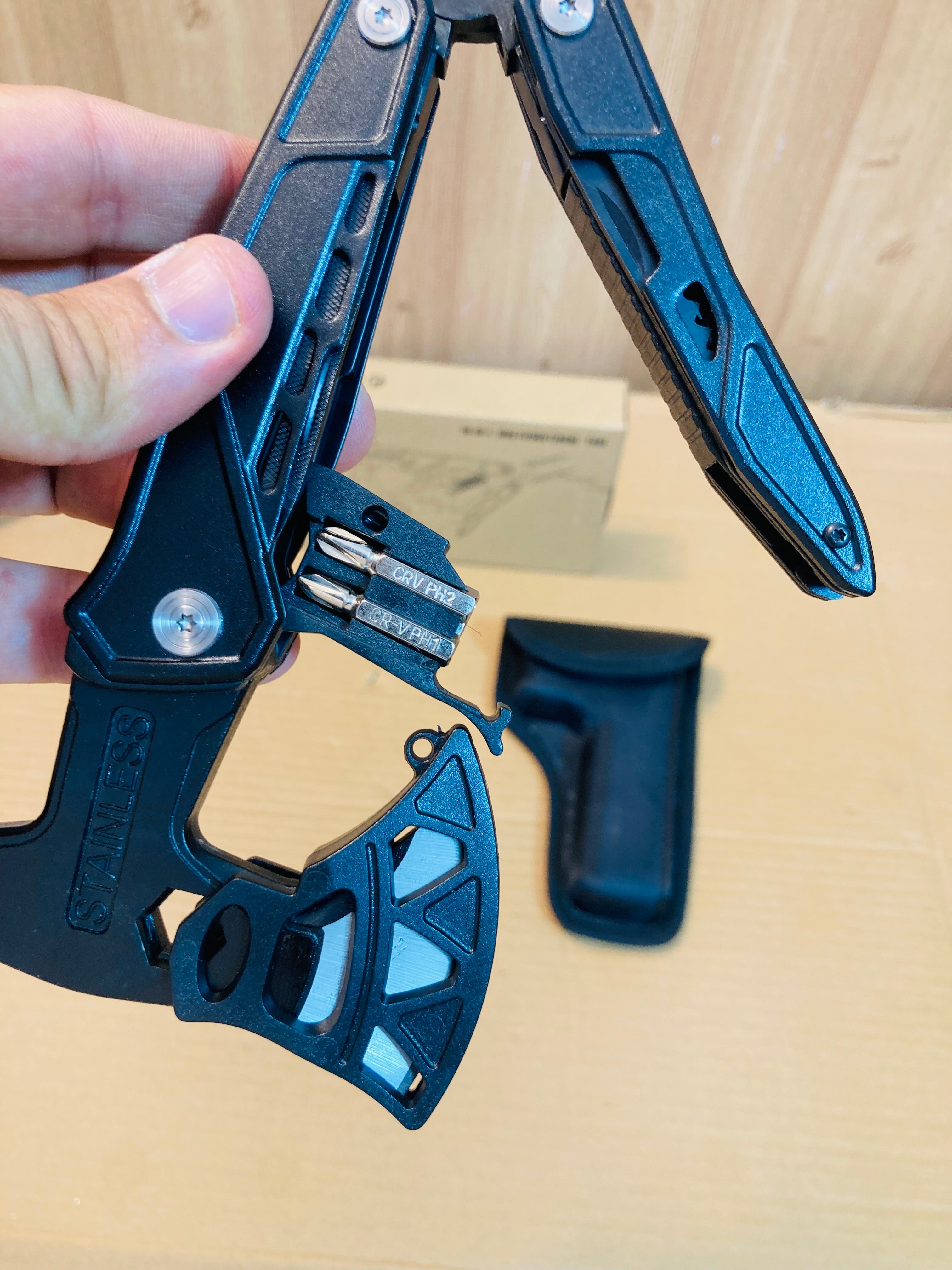 18in1 Camping Multifunctional Survival Hammer Axe Tool