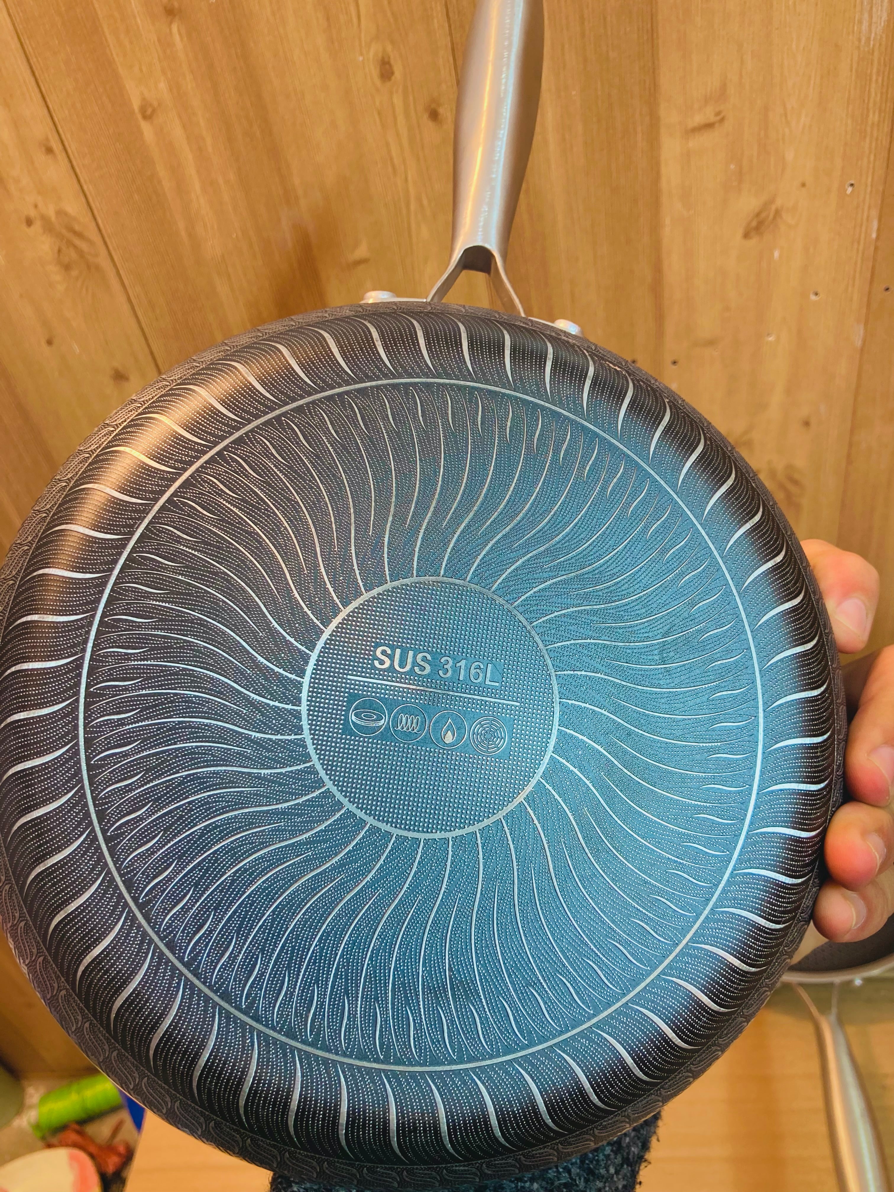 Double Laser Crafted HoneyComb Non Stick Flat Frying Pan Without Lid