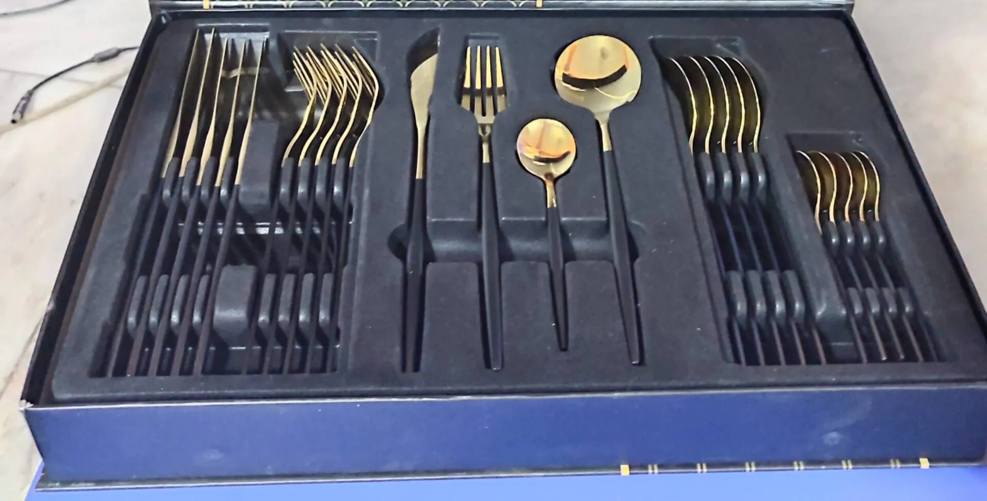 24PCs STAINLESS STEEL CUTLERY SET