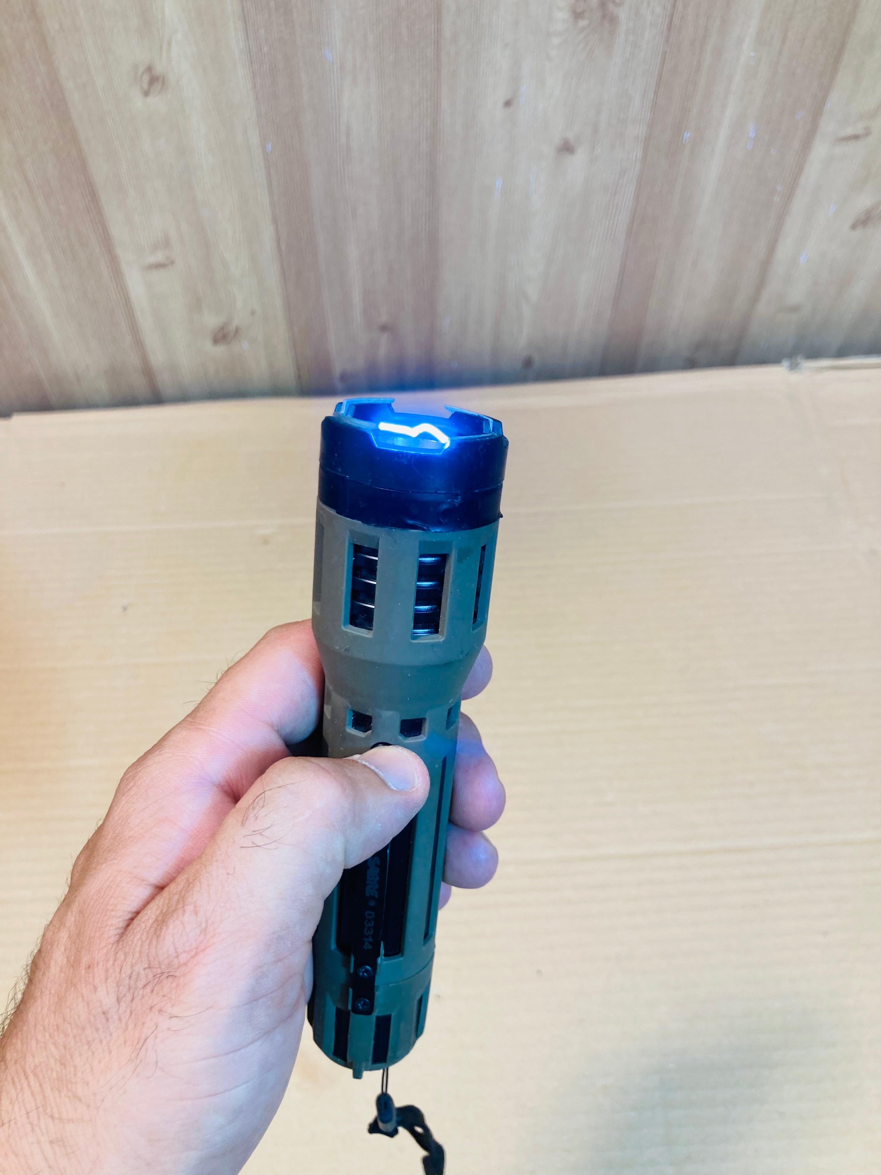 SABRE 2in1 Flashlight & Self Defence Stun Gun - Taser