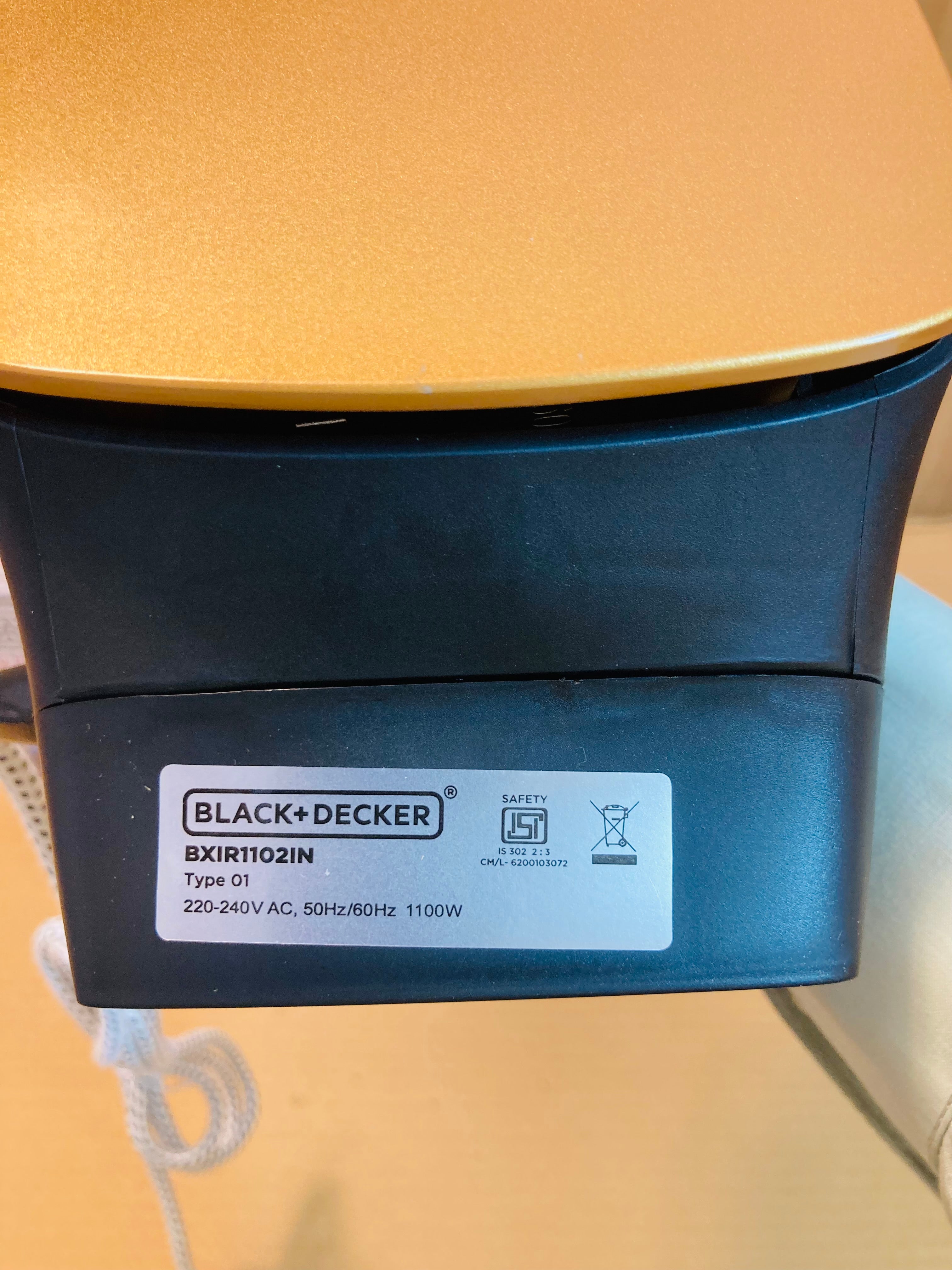 BLACK+DECKER Ceramic Soleplate Heavyweight Dry Iron 1100W - BXIR1102IN