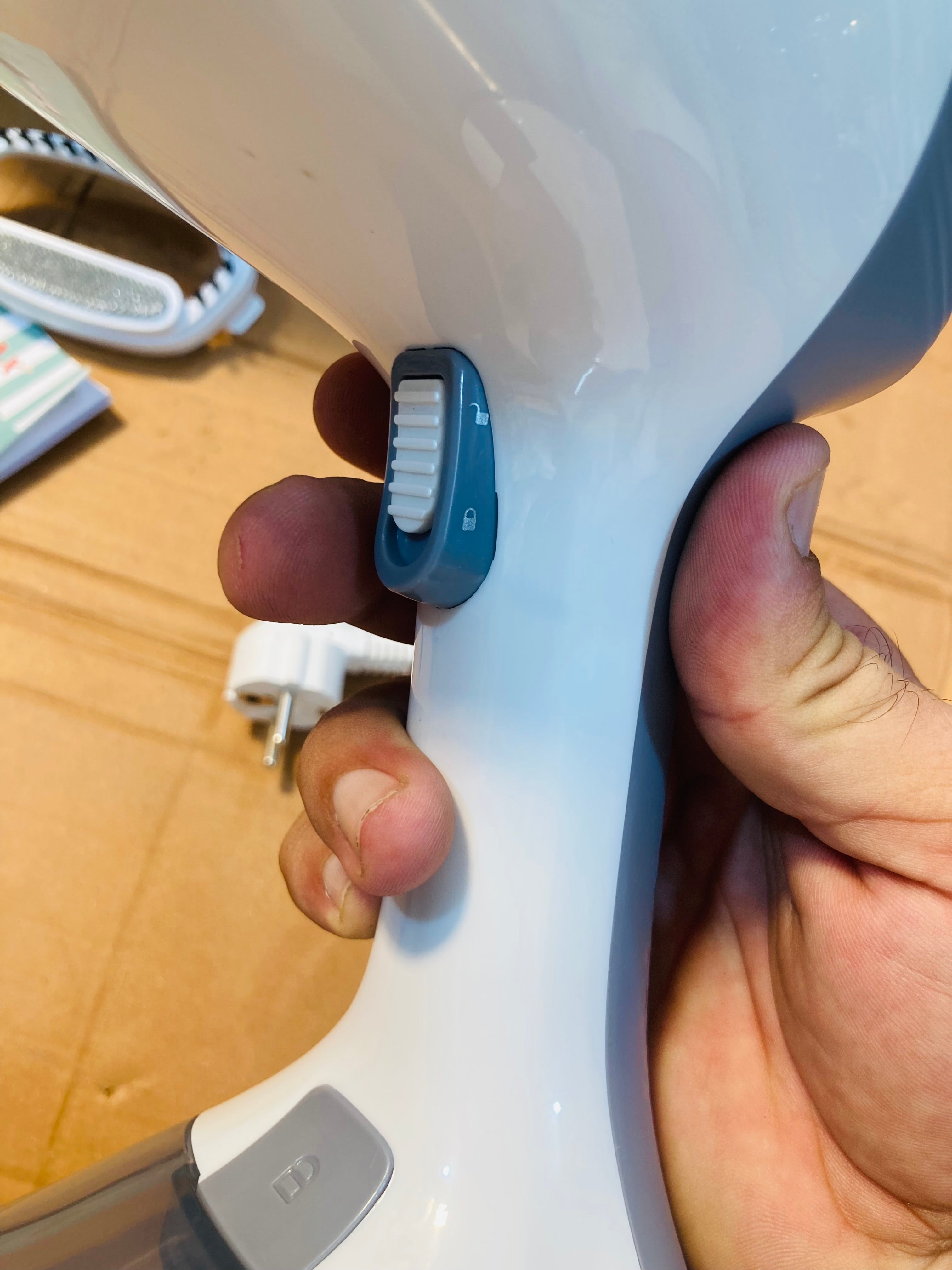 KoLAX Germany Handheld Garment Steamer 1500W