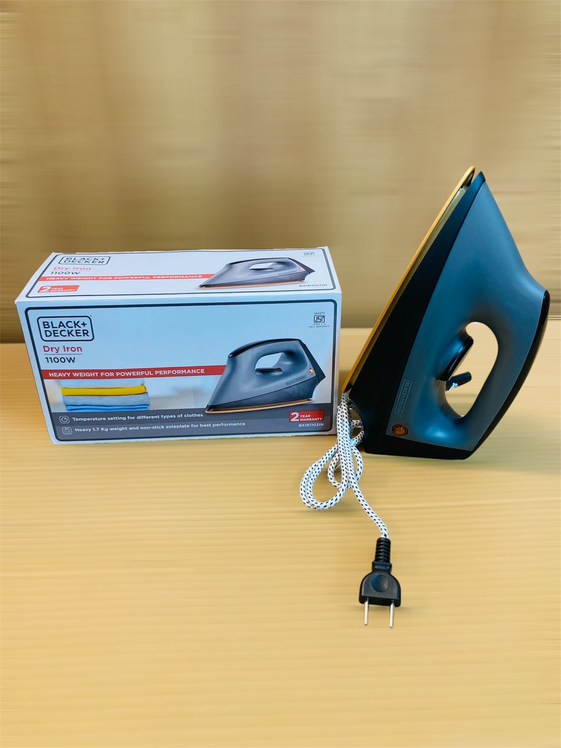 BLACK+DECKER Ceramic Soleplate Heavyweight Dry Iron 1100W - BXIR1102IN