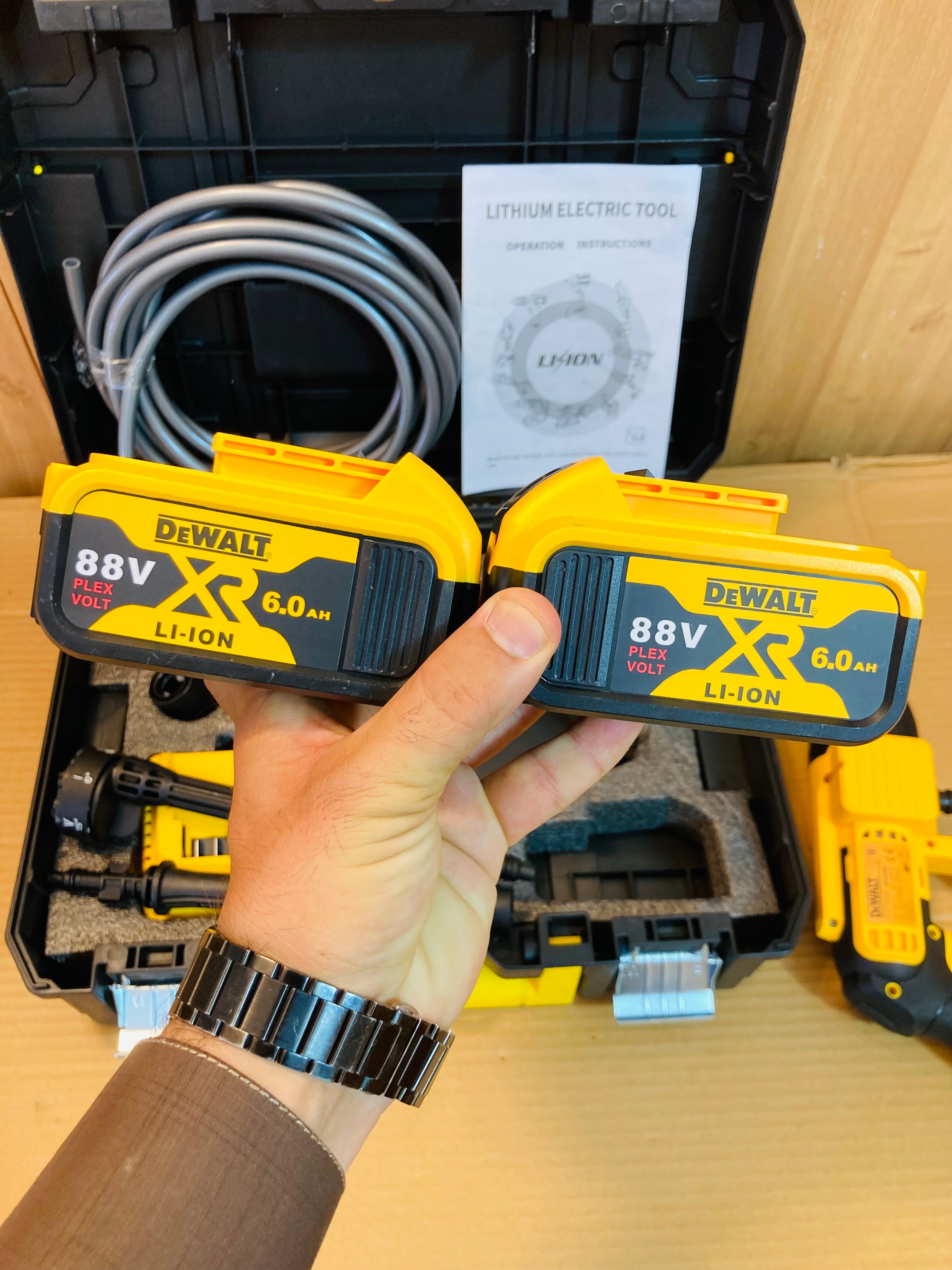 DeWalt Rechargeable Portable Pressure Washer Kit with 88V Double Batteries