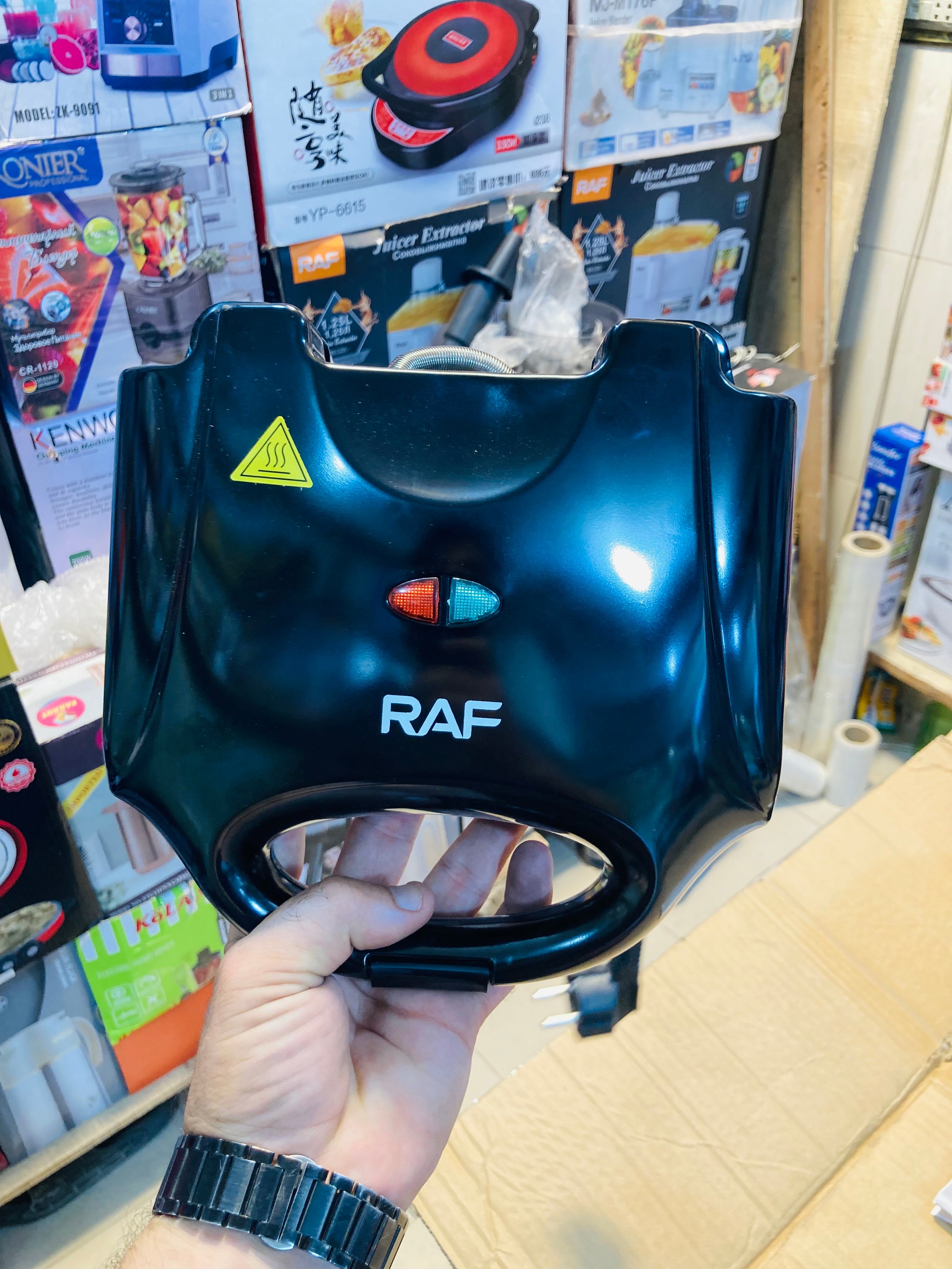 RAF 800W Non-Stick Sandwich Maker R.207S