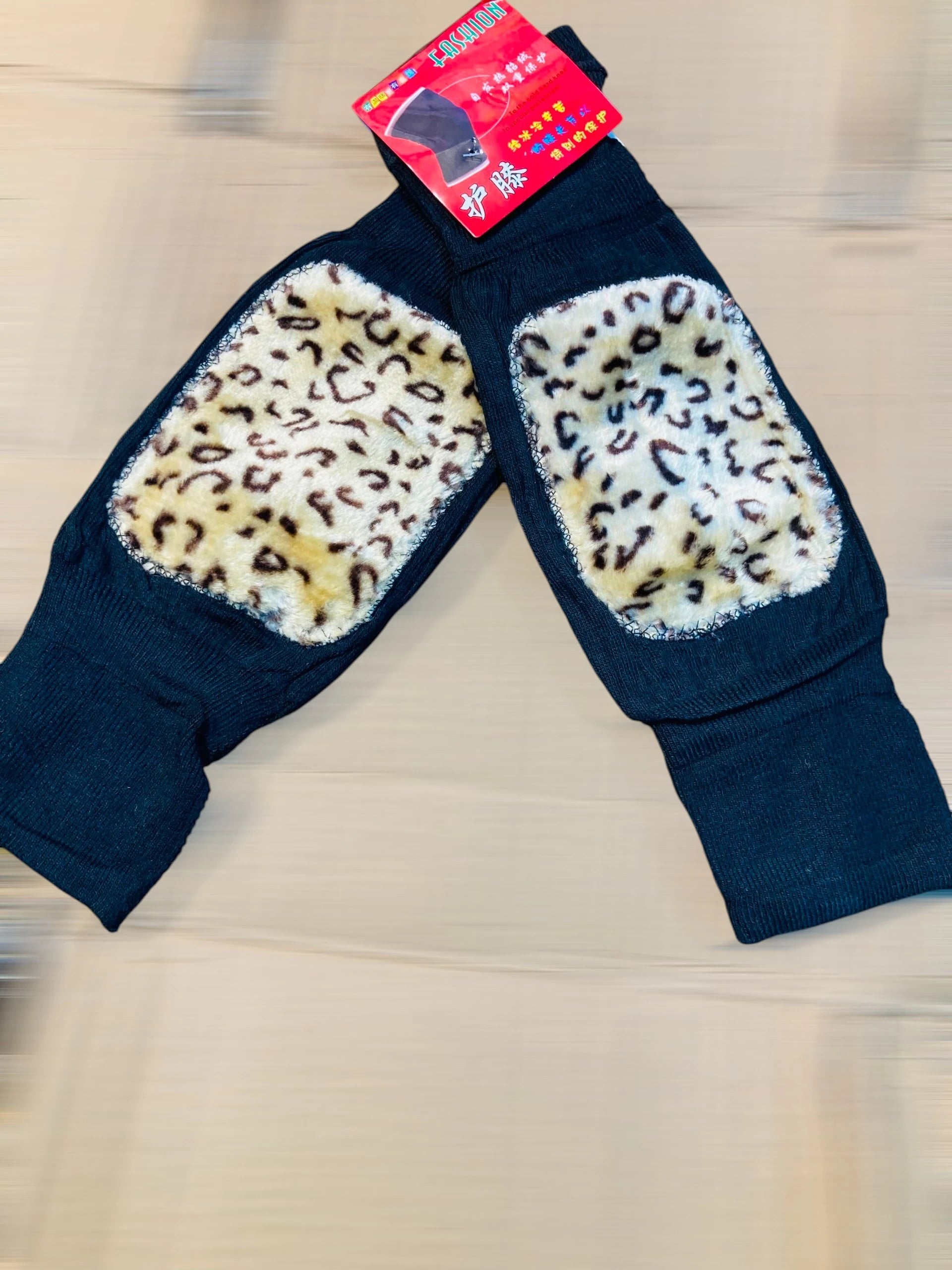 FASHION Thermal Knee Warmers with Faux Fur Lining and Adjustable Elastic Straps