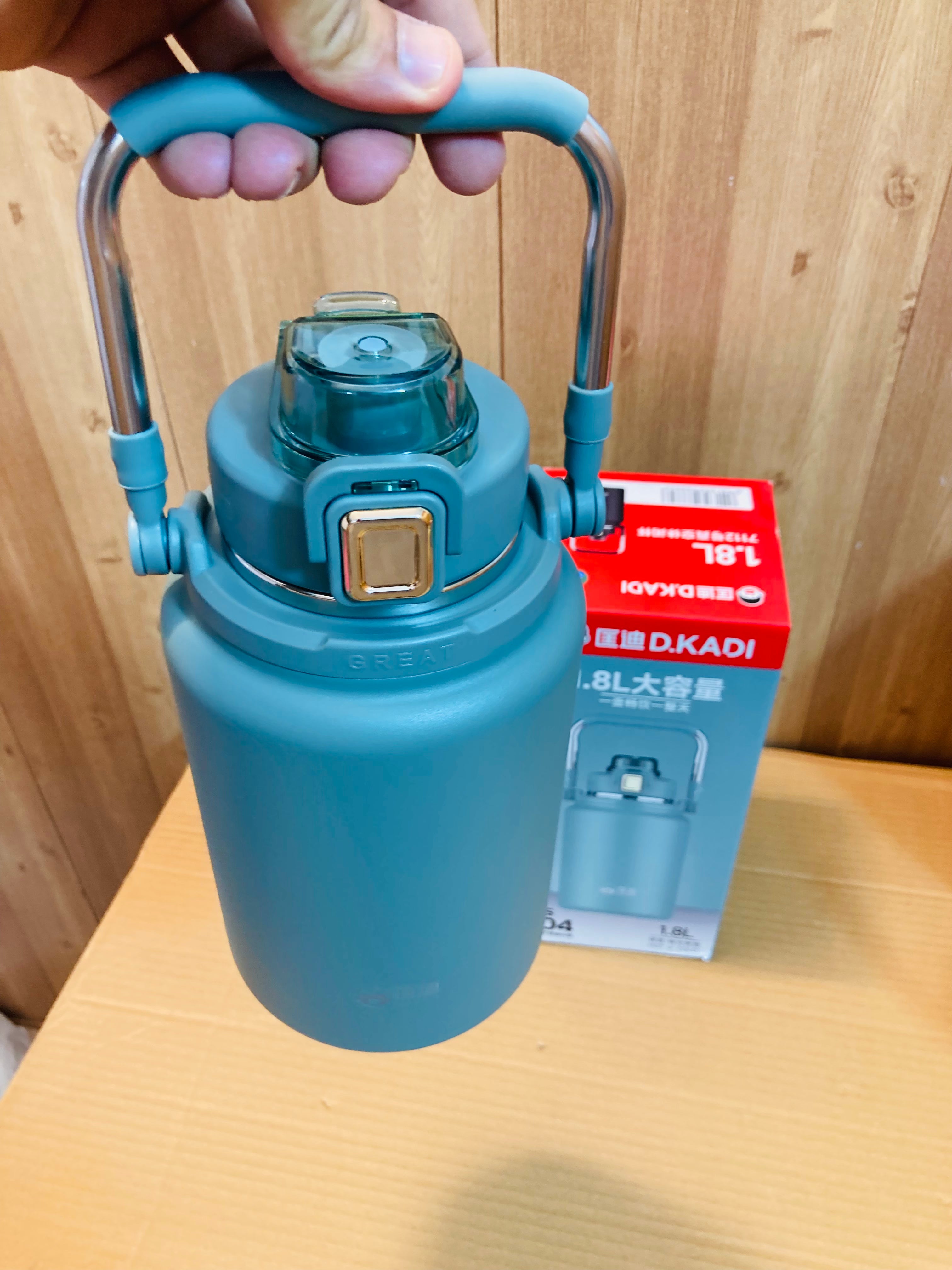 D.KADI Stainless Steel Double Wall Insulation Water Bottle 1.8L