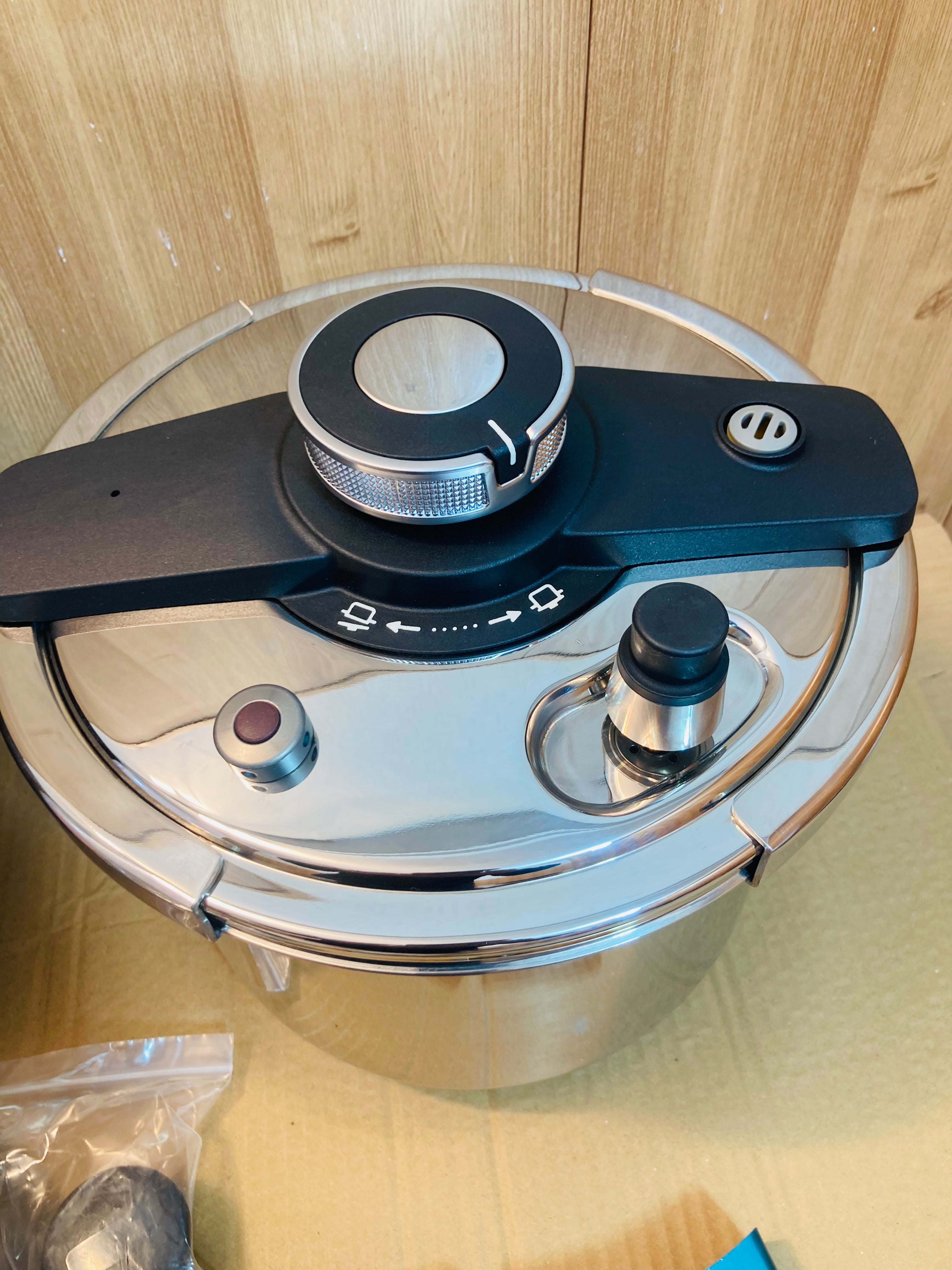 Happy Unique Germany 2-in-1 Stainless Steel Pressure Cooker 9L