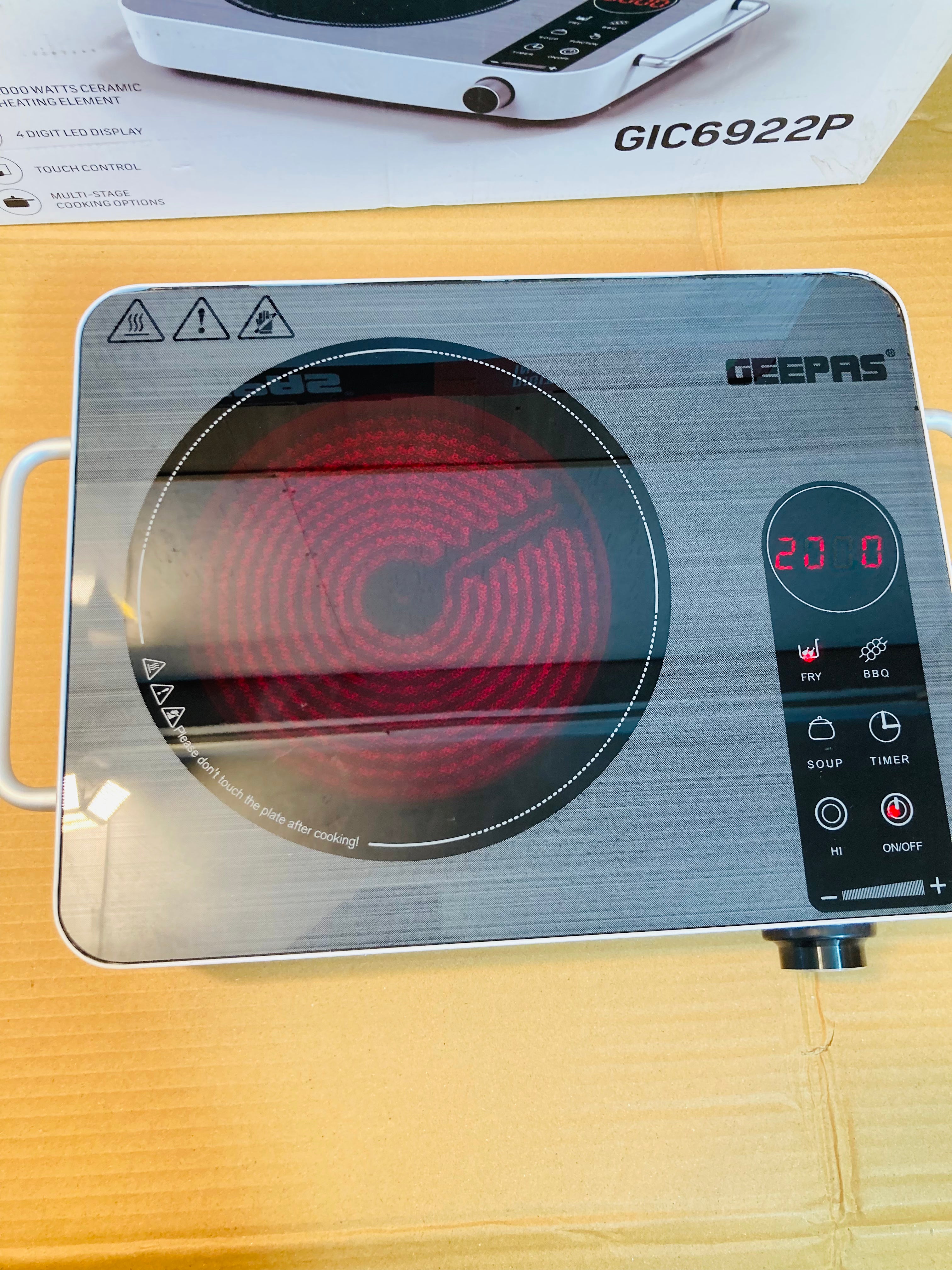 Geepas 2000W Digital Infrared Cooker/Hotplate GIC6922P