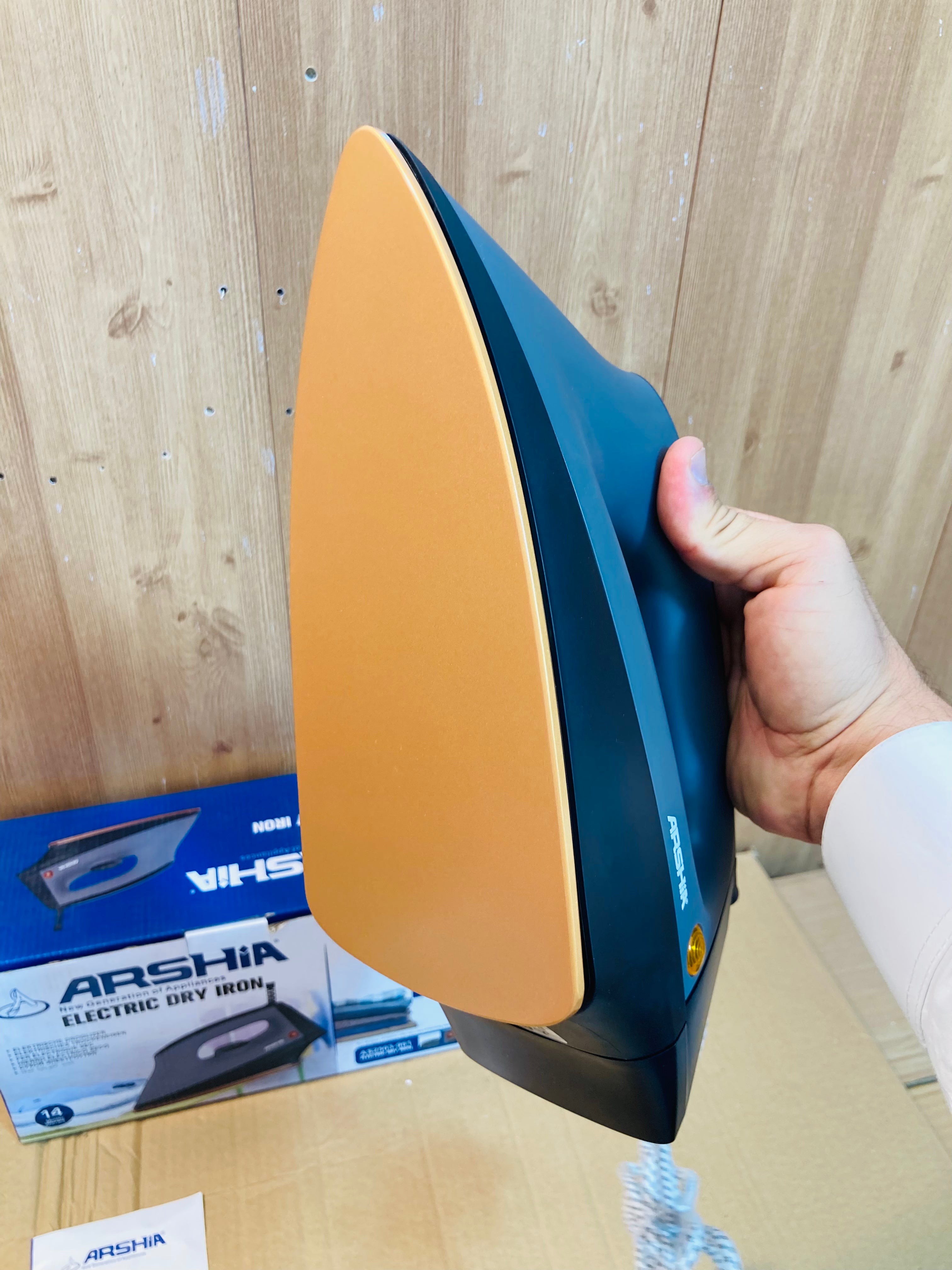 Arshia Heavy Weight Ceramic Soleplate Electric Dry Iron 1200W
