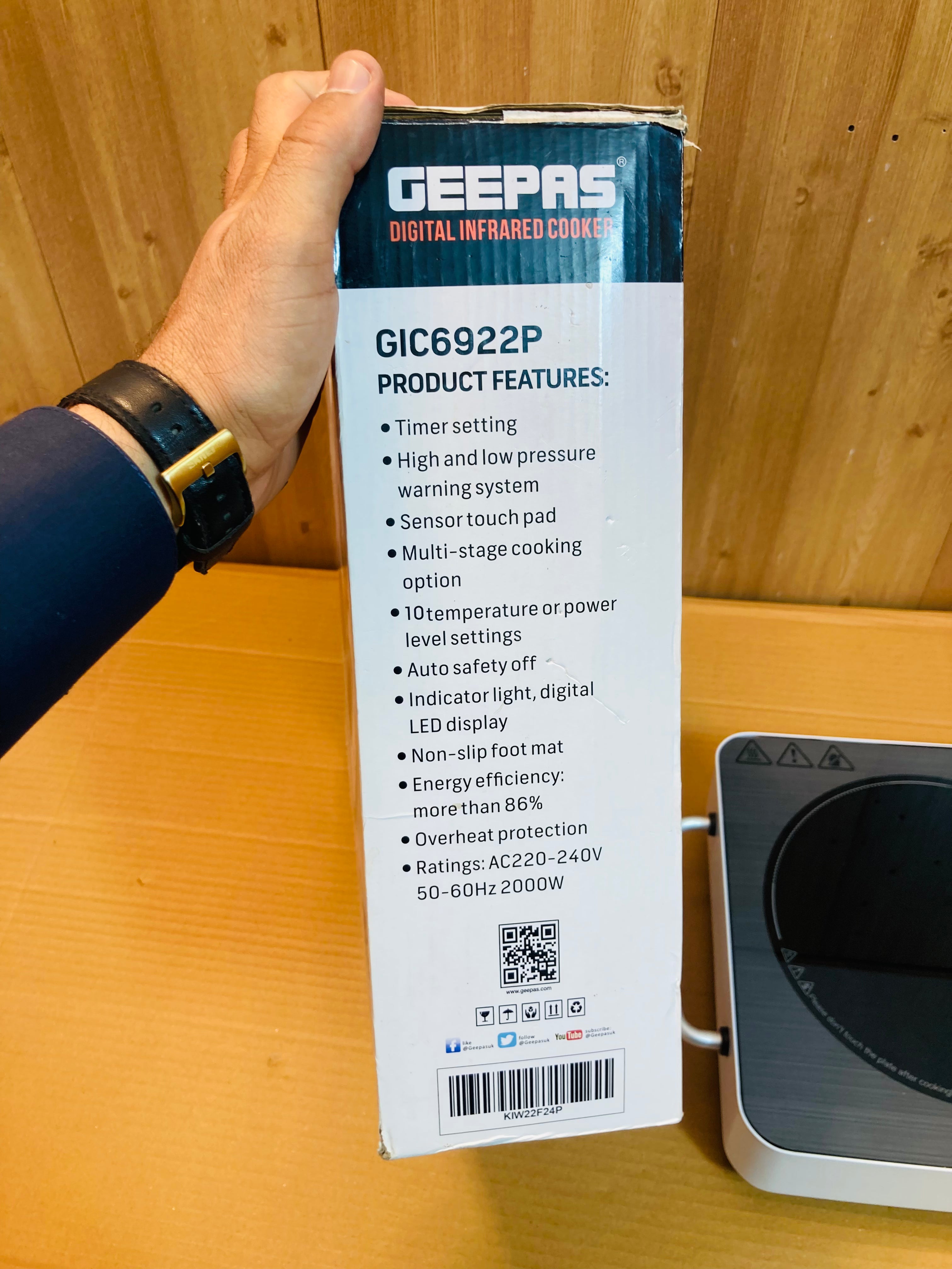 Geepas 2000W Digital Infrared Cooker/Hotplate GIC6922P