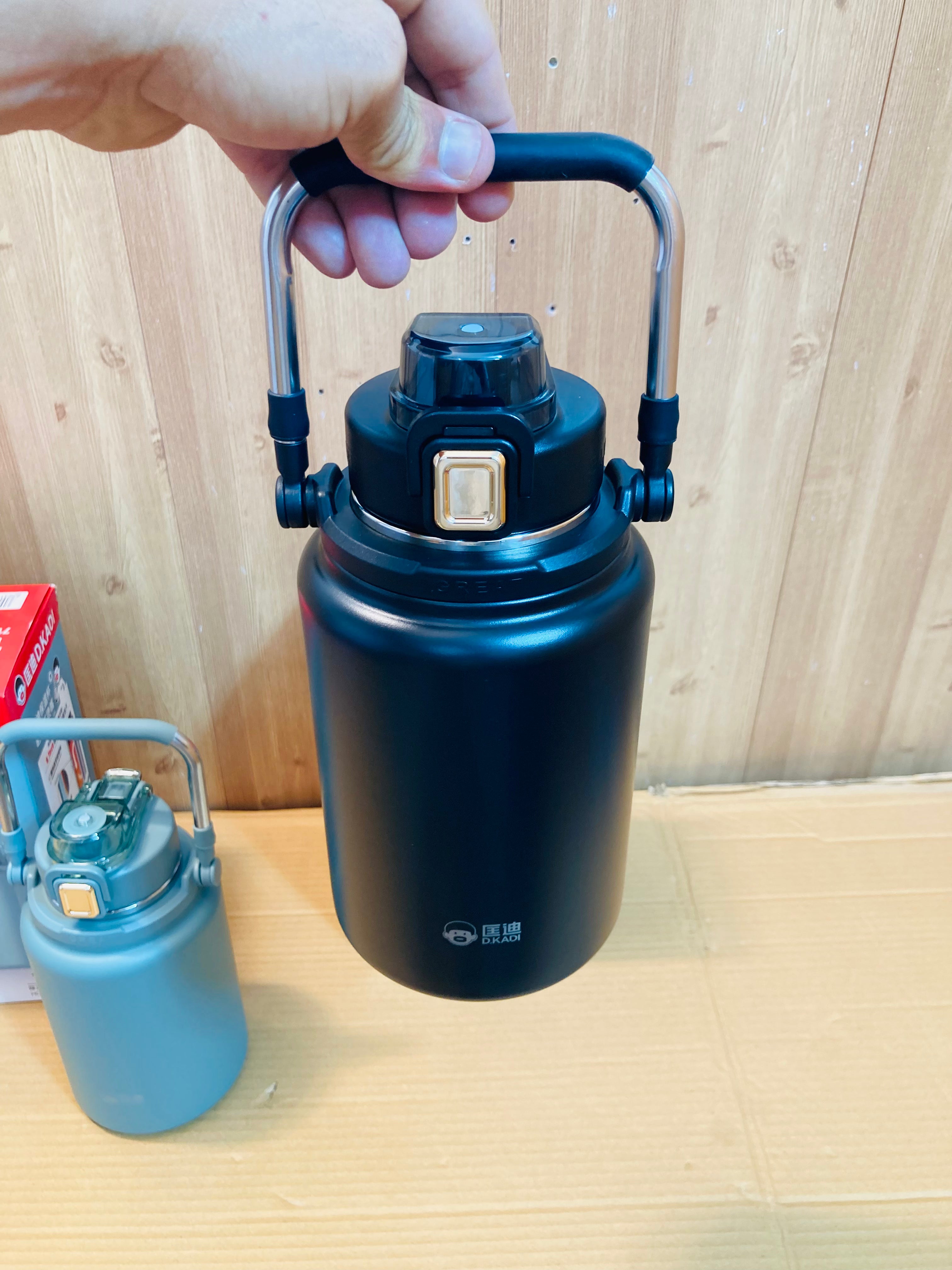 D.KADI Stainless Steel Double Wall Insulation Water Bottle 1.8L