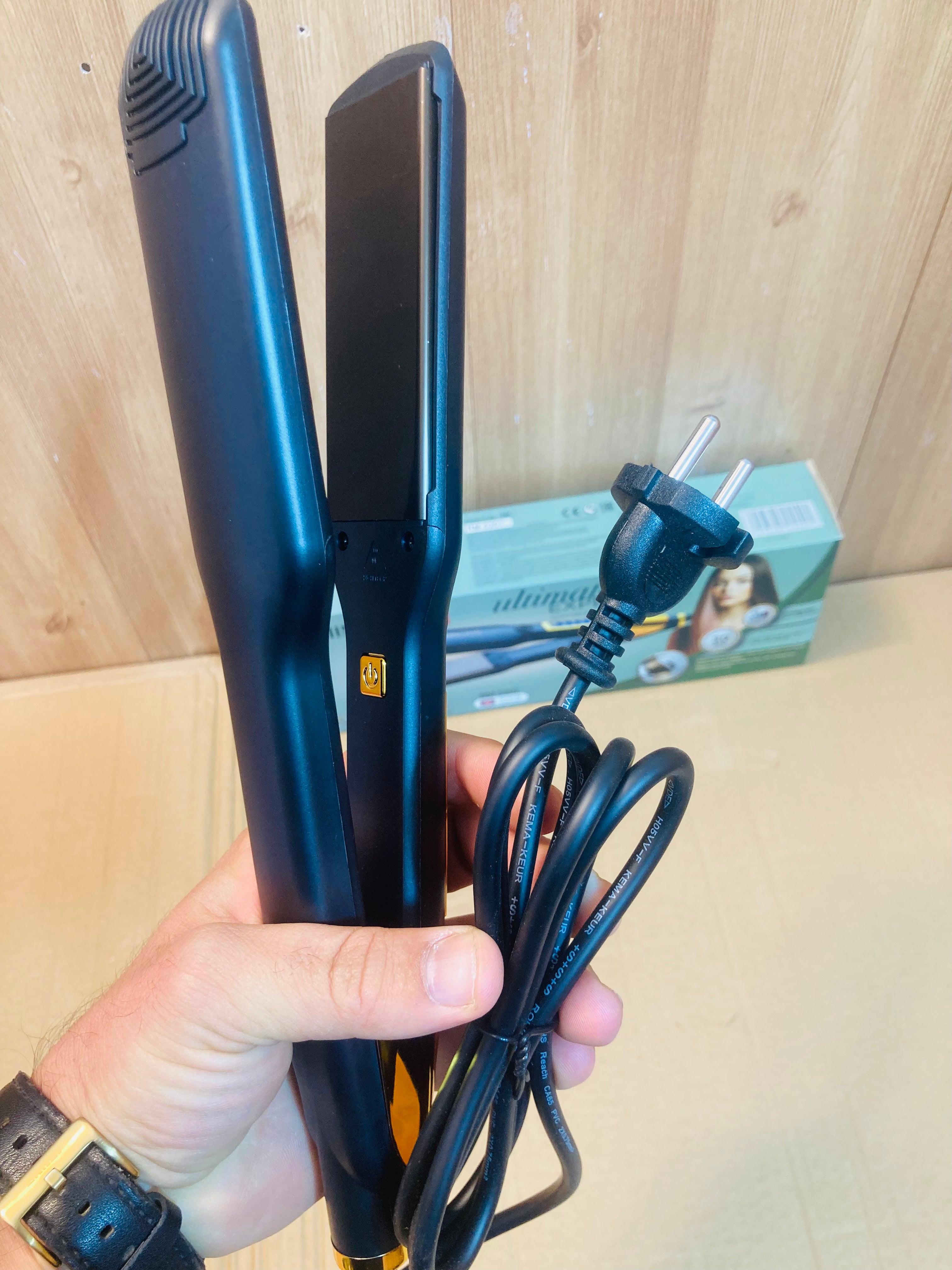 Remington Keratin Protect Intelligent Digital Hair Straightener RM-5201