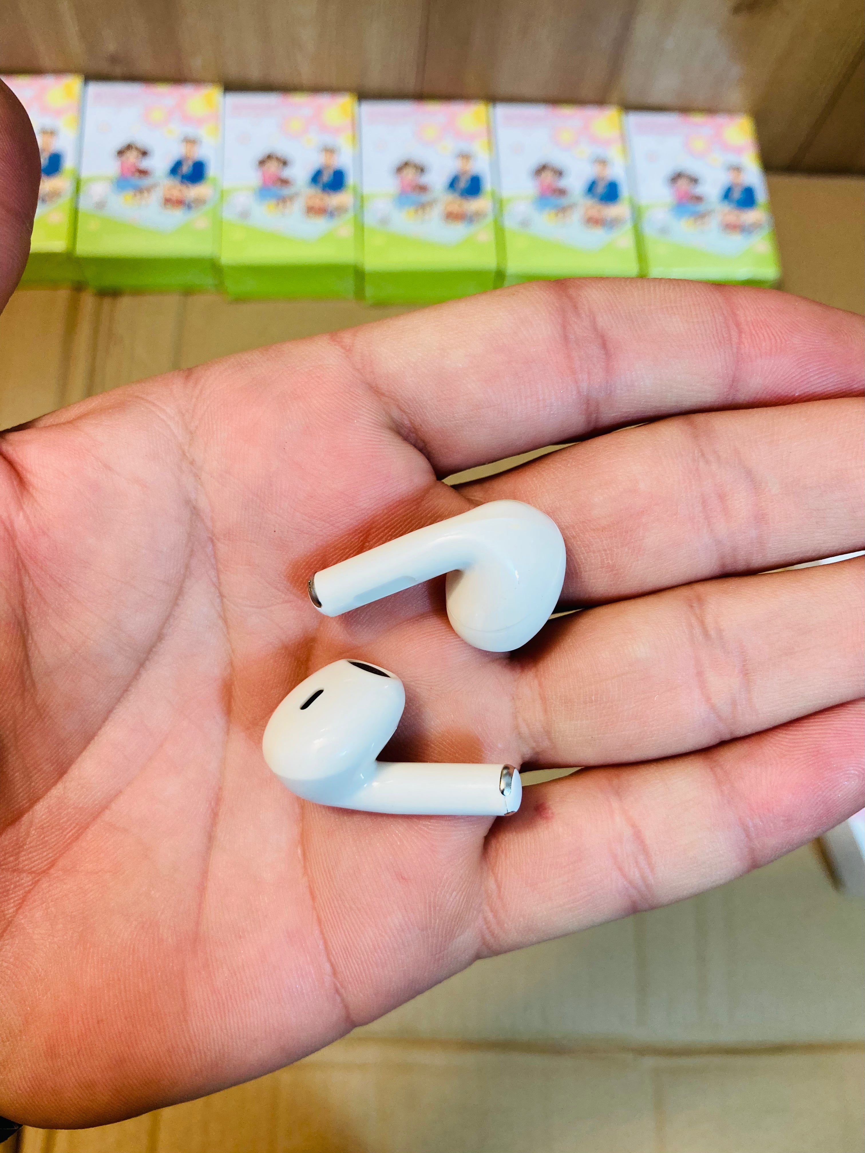 Crayon Shinchan Waterproof AirPods-Earbuds D-06-1