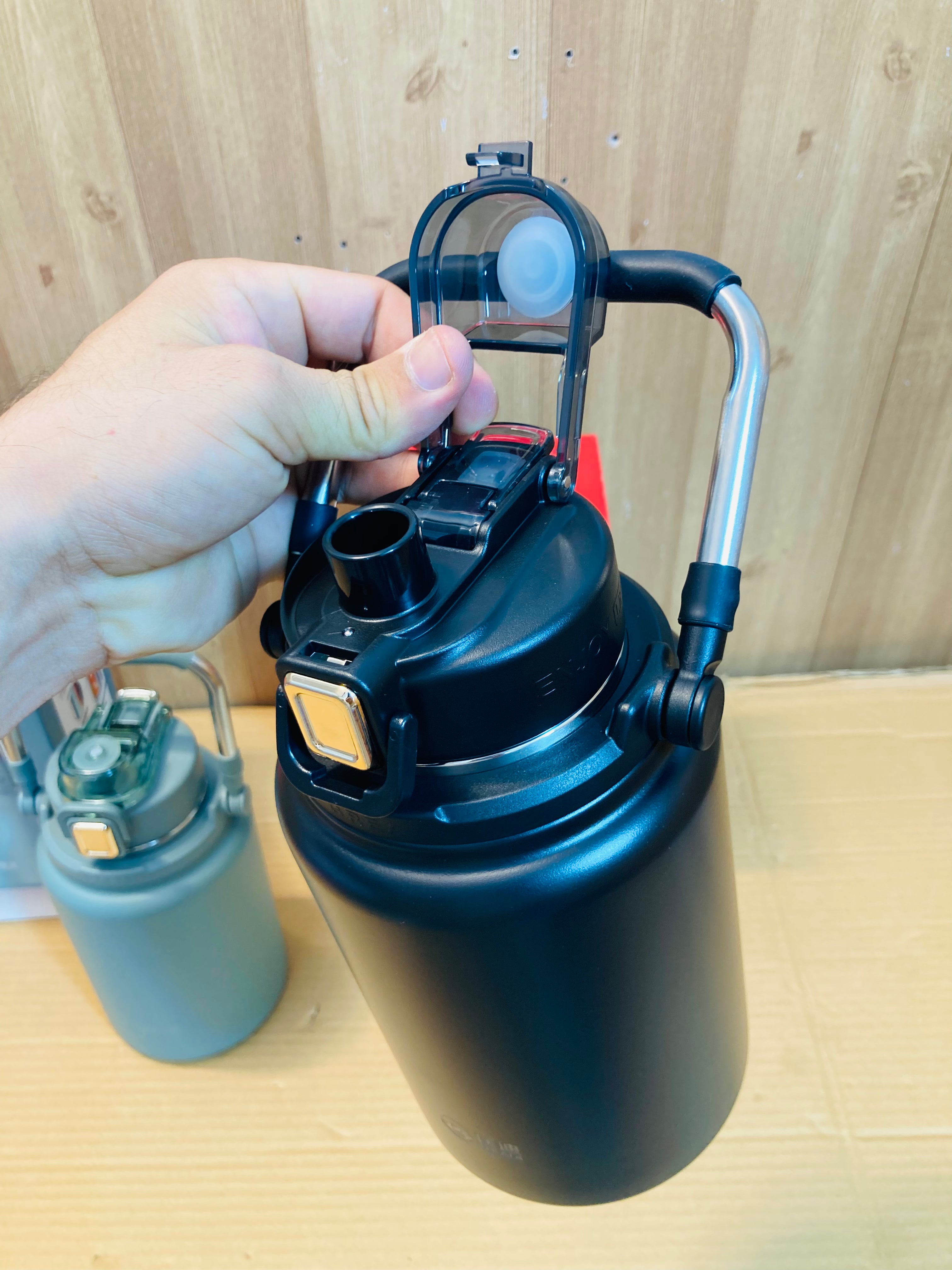 D.KADI Stainless Steel Double Wall Insulation Water Bottle 1.8L