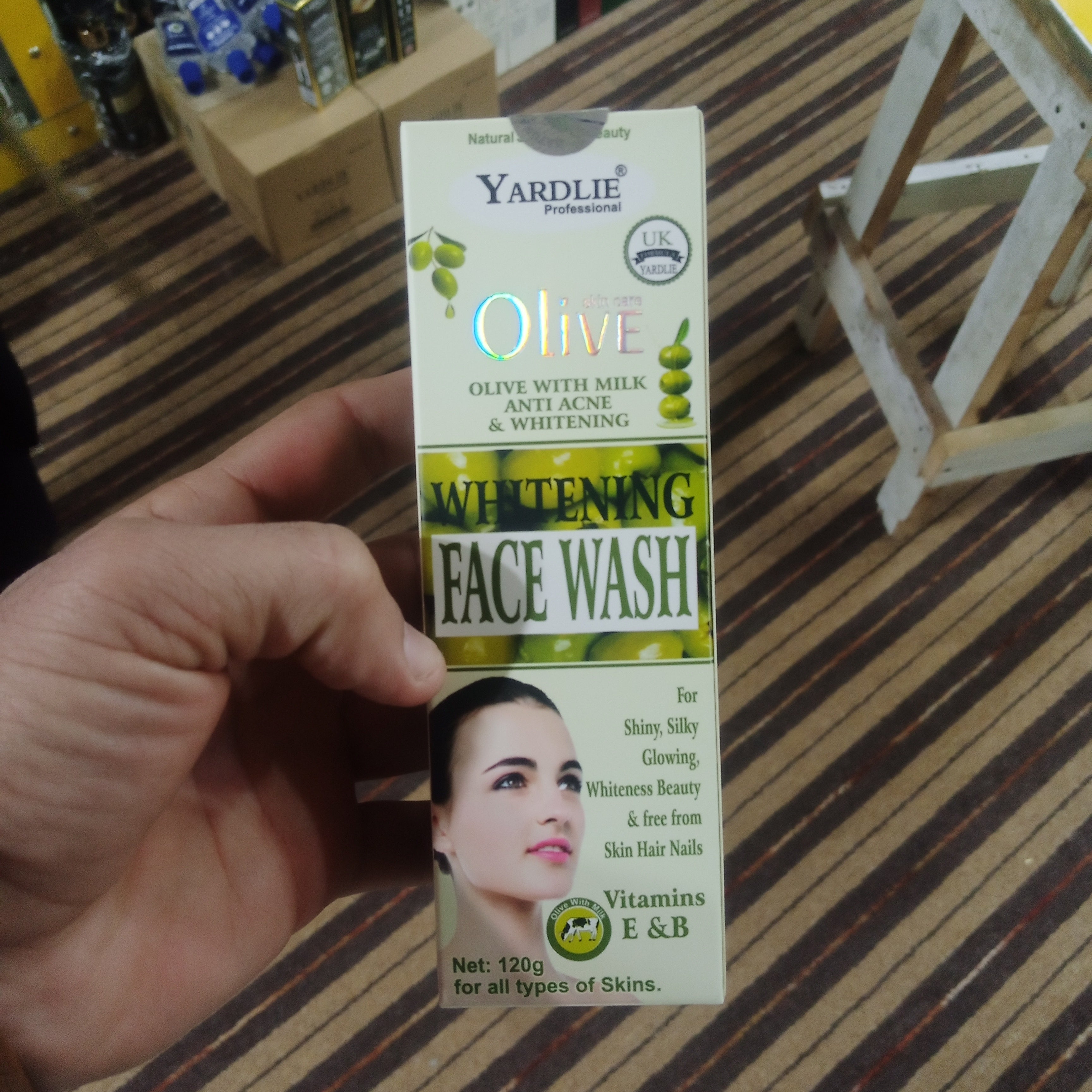 YARDLIE whitening facewash