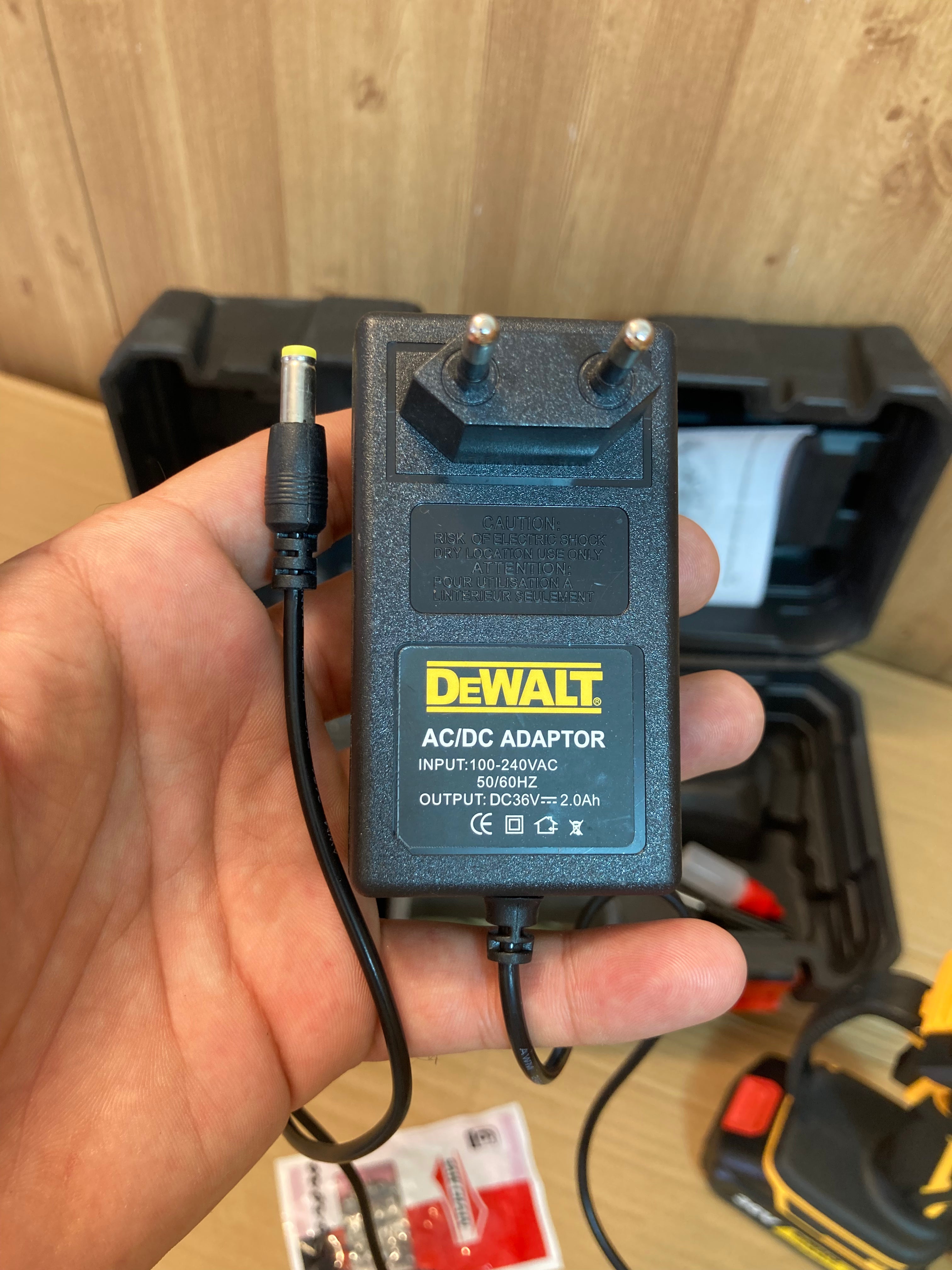 DeWALT Rechargeable Chainsaw with 36V Double Batteries 6 Inch