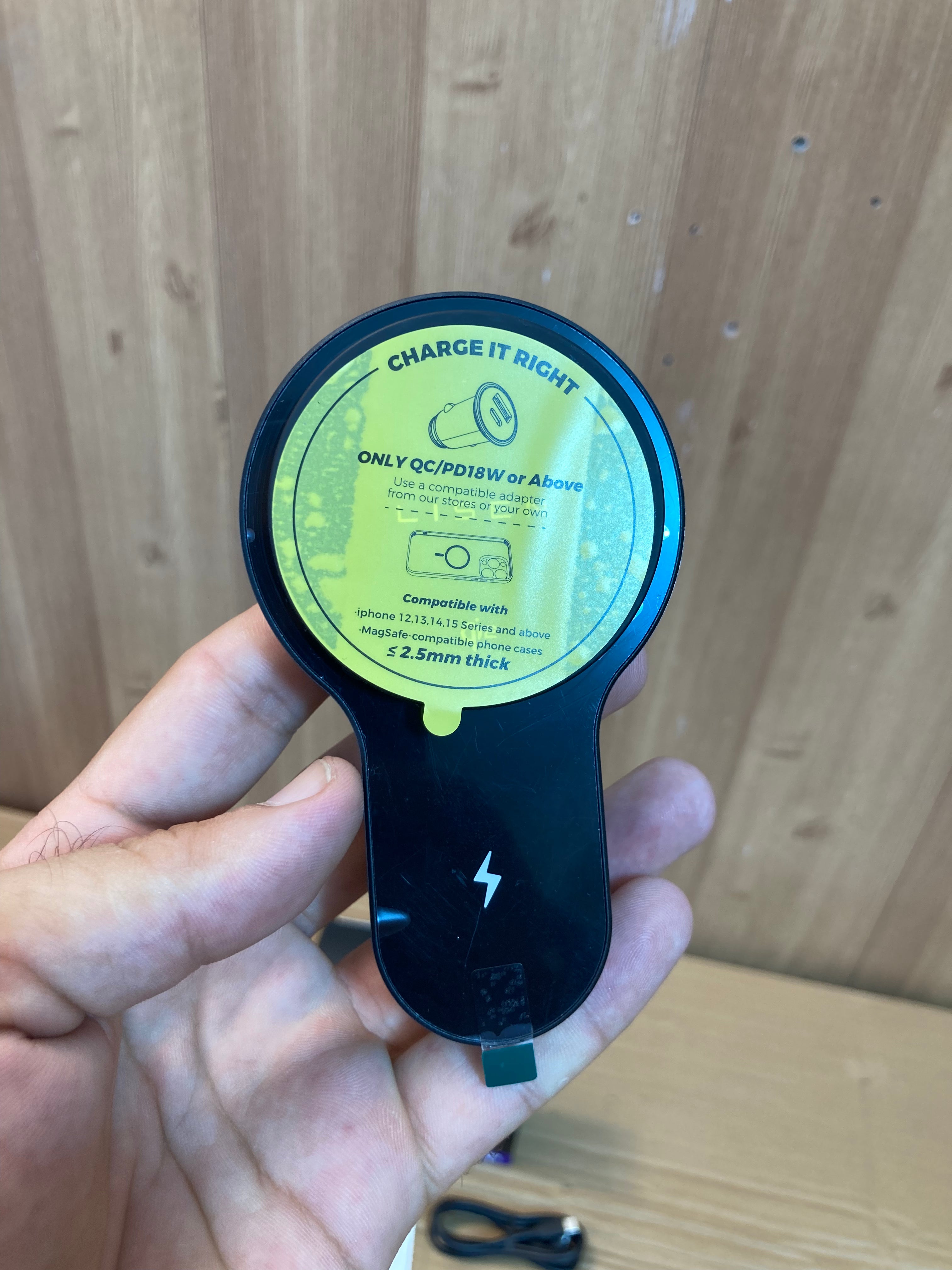 LISEN Wireless Magnetic Car Charger with Cooling Fan