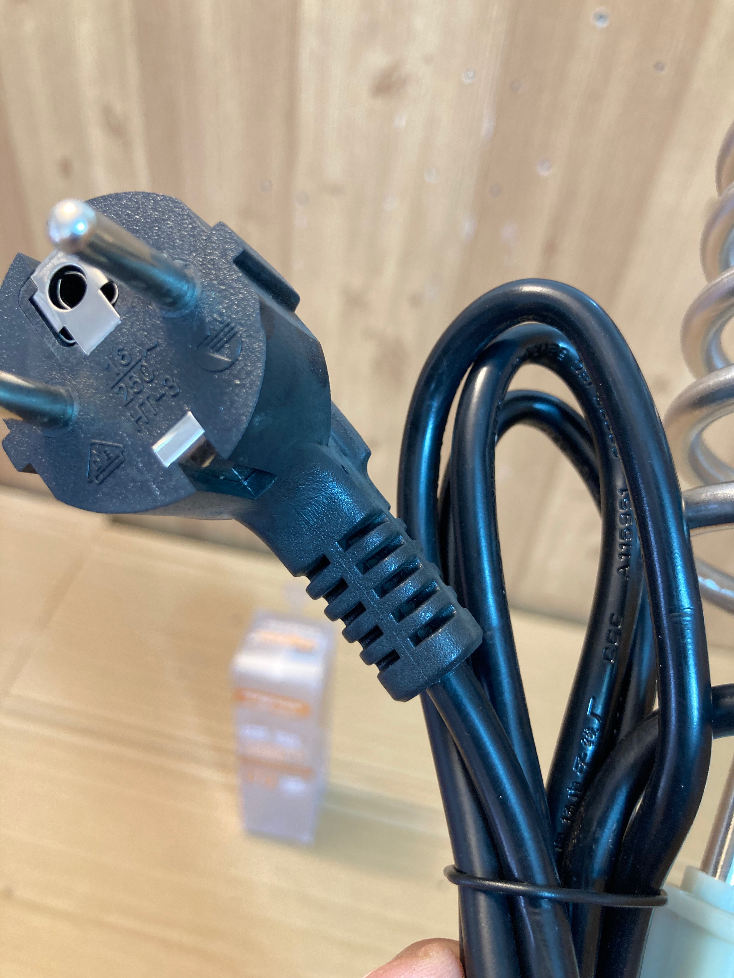 Stainless Steel 2500W Electric Heating Rod with Automatic Temperature Control F9