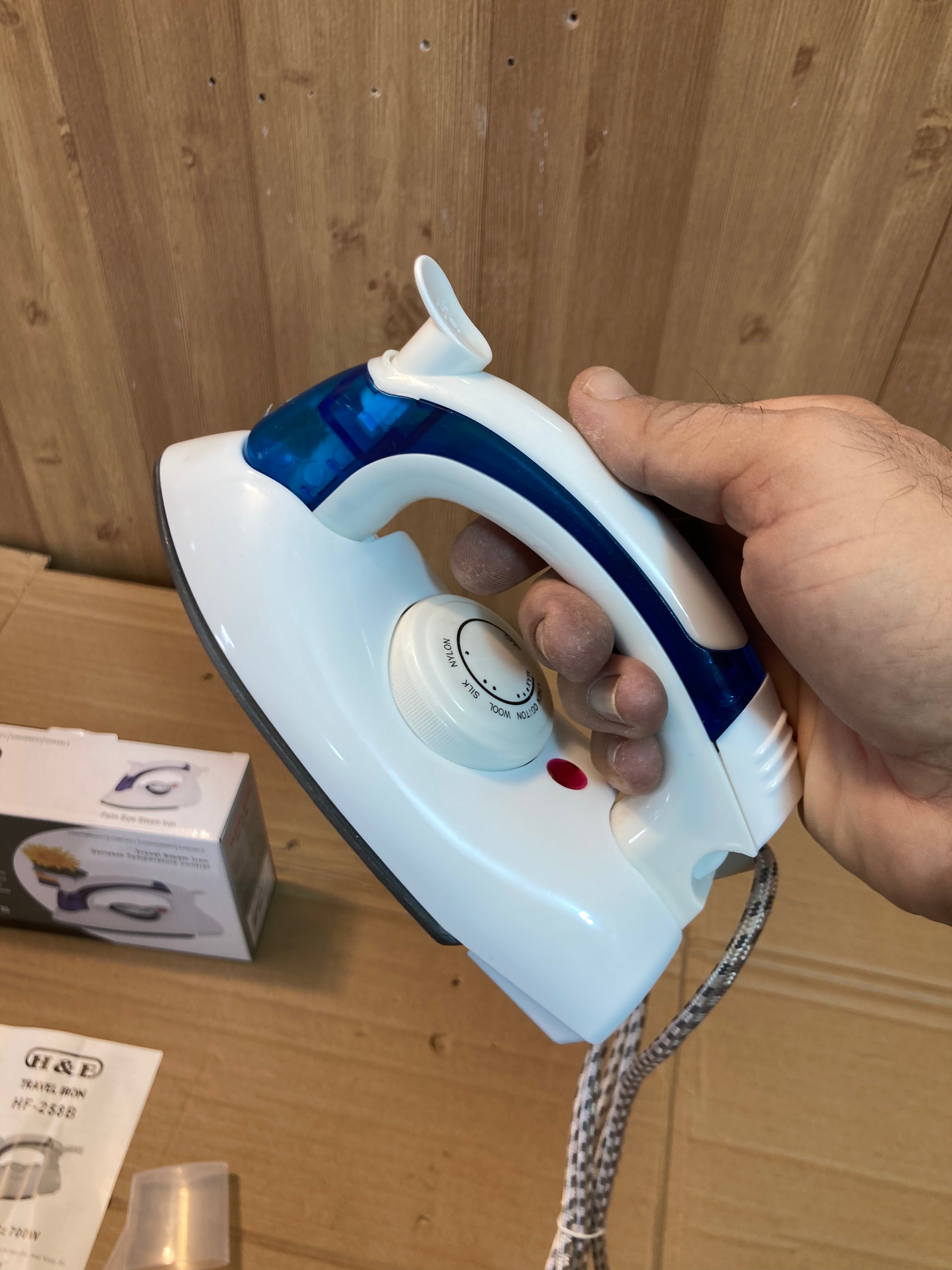 H&F Travel Friendly Compact Steam Iron 750W
