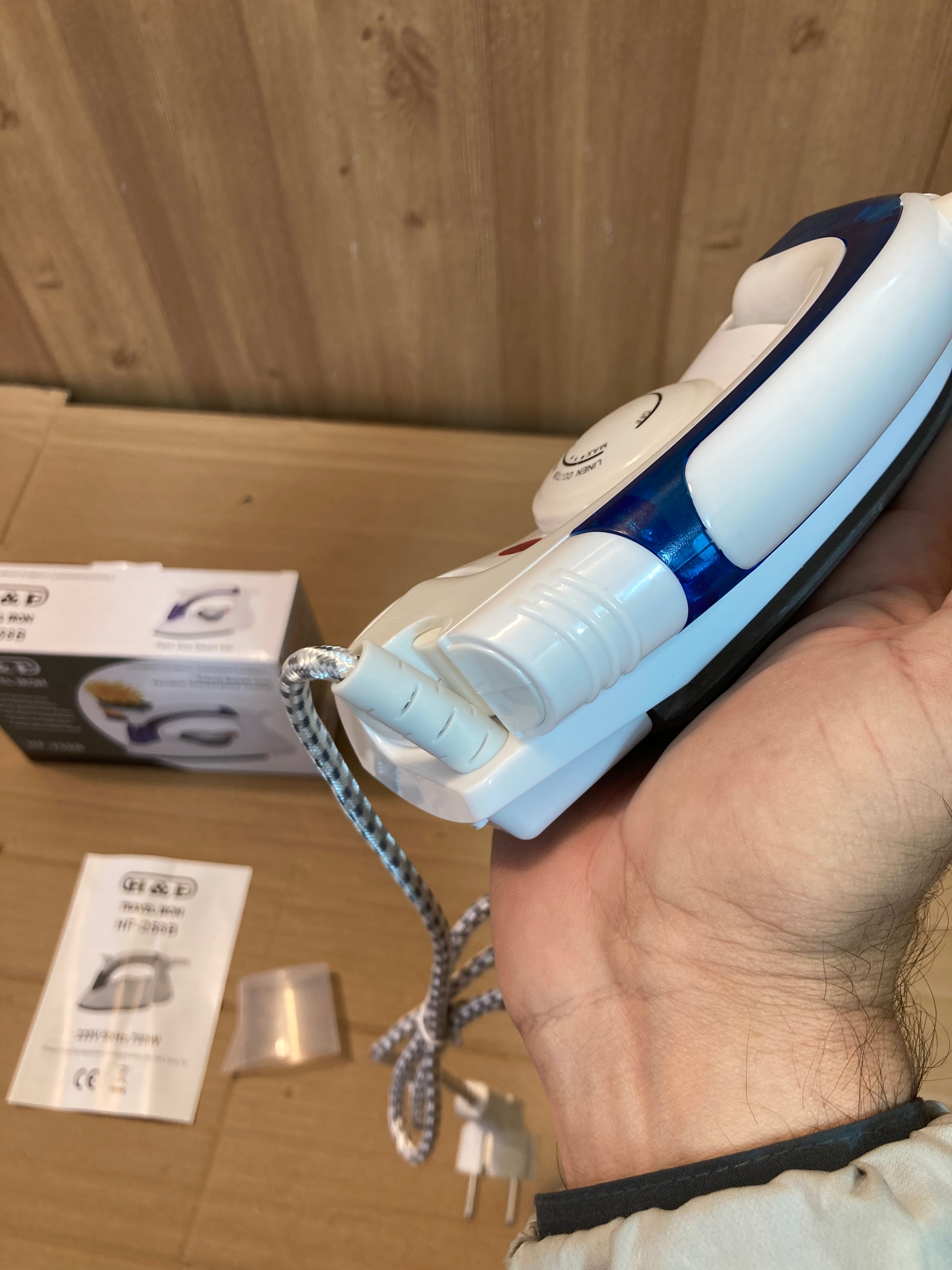 H&F Travel Friendly Compact Steam Iron 750W