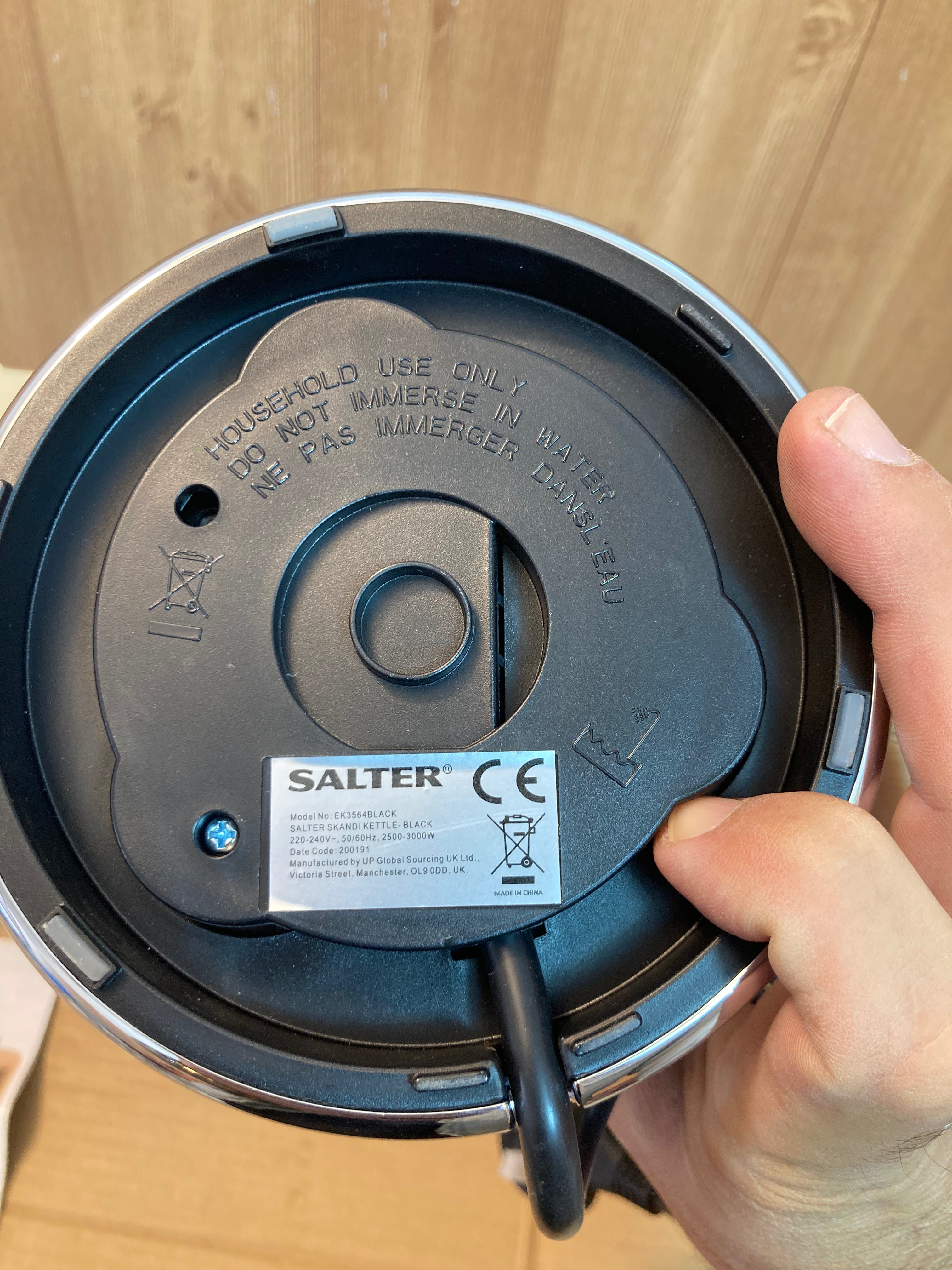 Salter 1.7L Stainless Steel Electric Kettle with Wooden Handle – 2500W Fast Boil