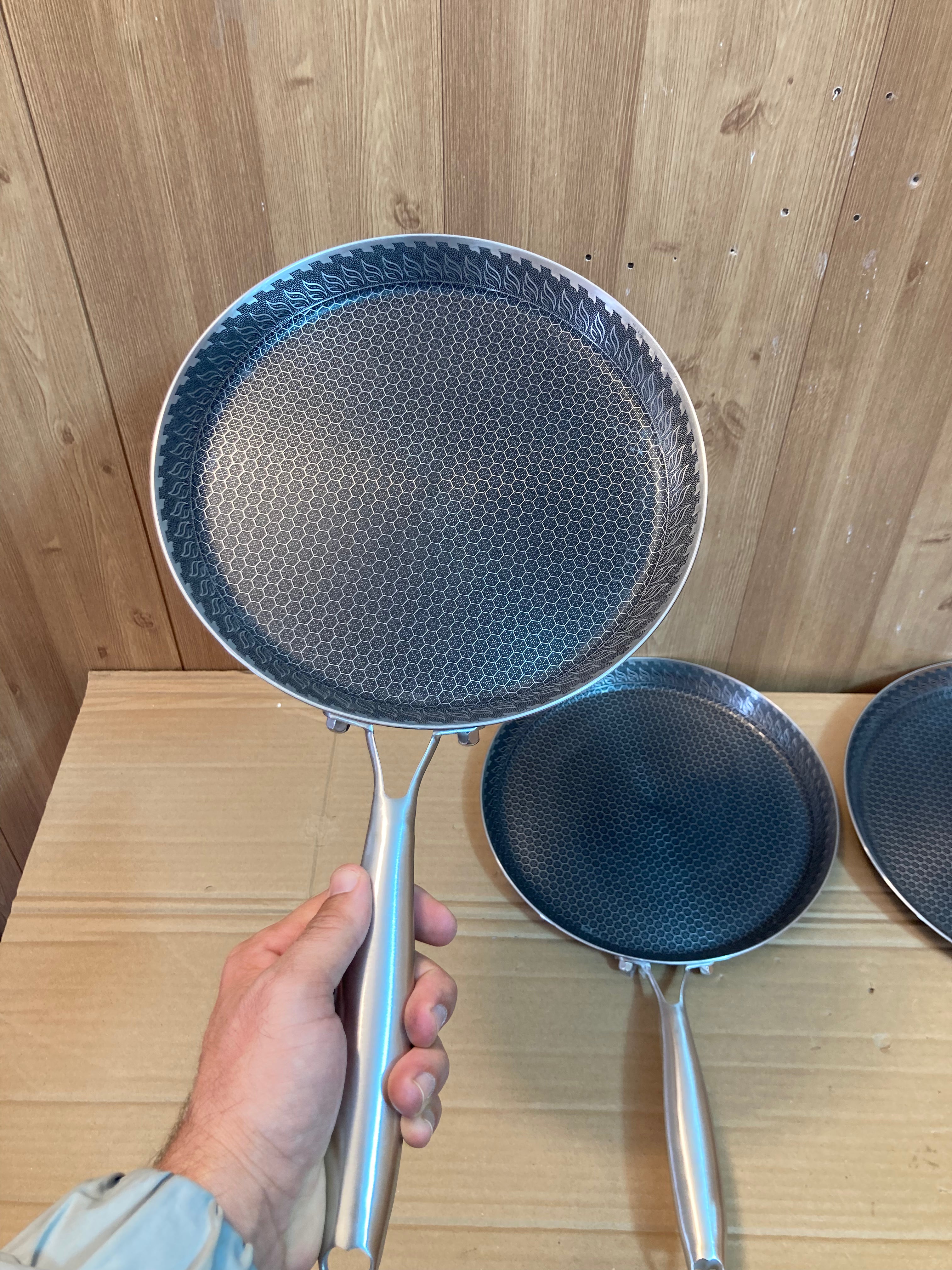 Double Laser Coated HoneyComb Flat Pizza Pan Without Lid