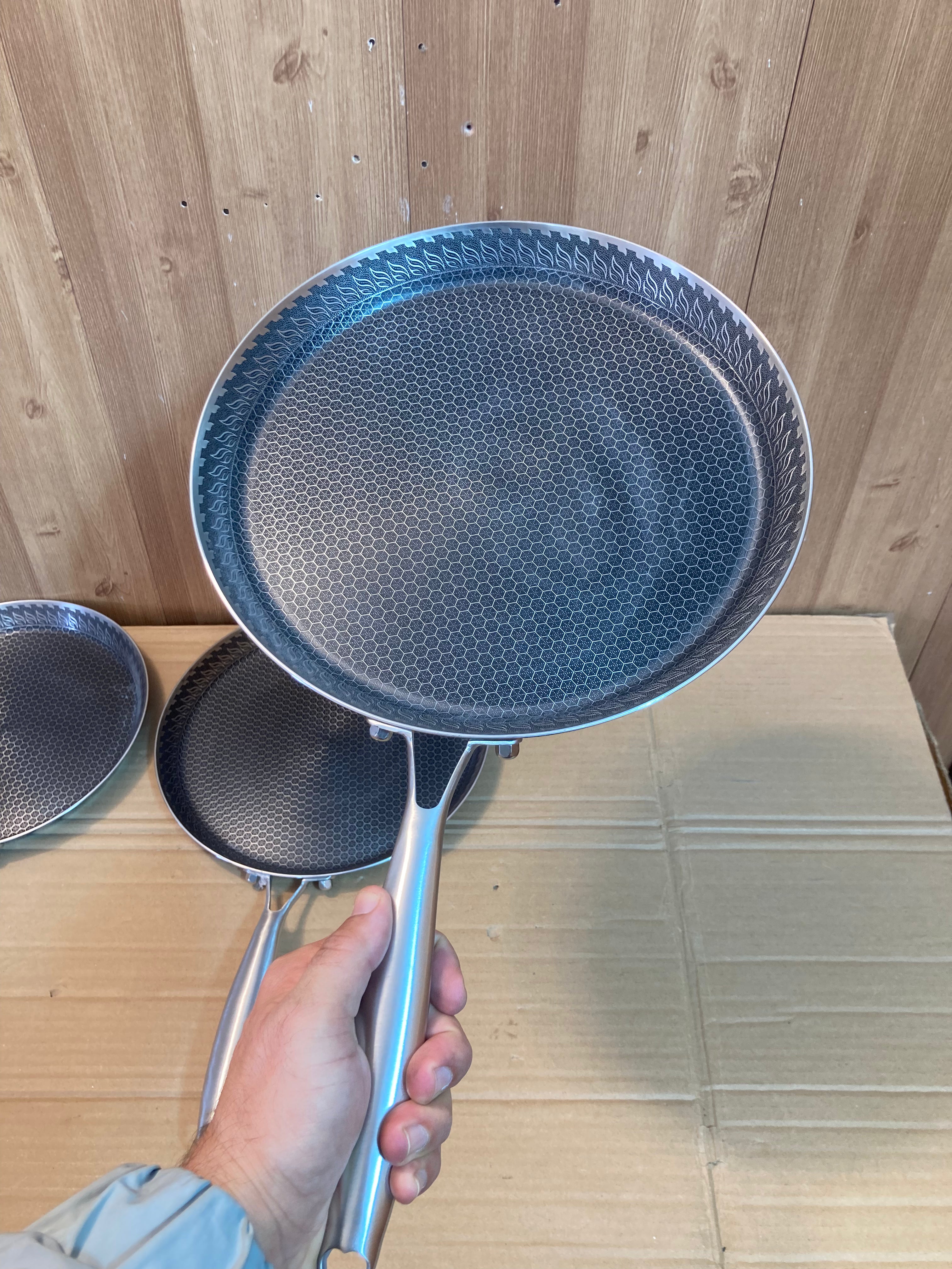 Double Laser Coated HoneyComb Flat Pizza Pan Without Lid