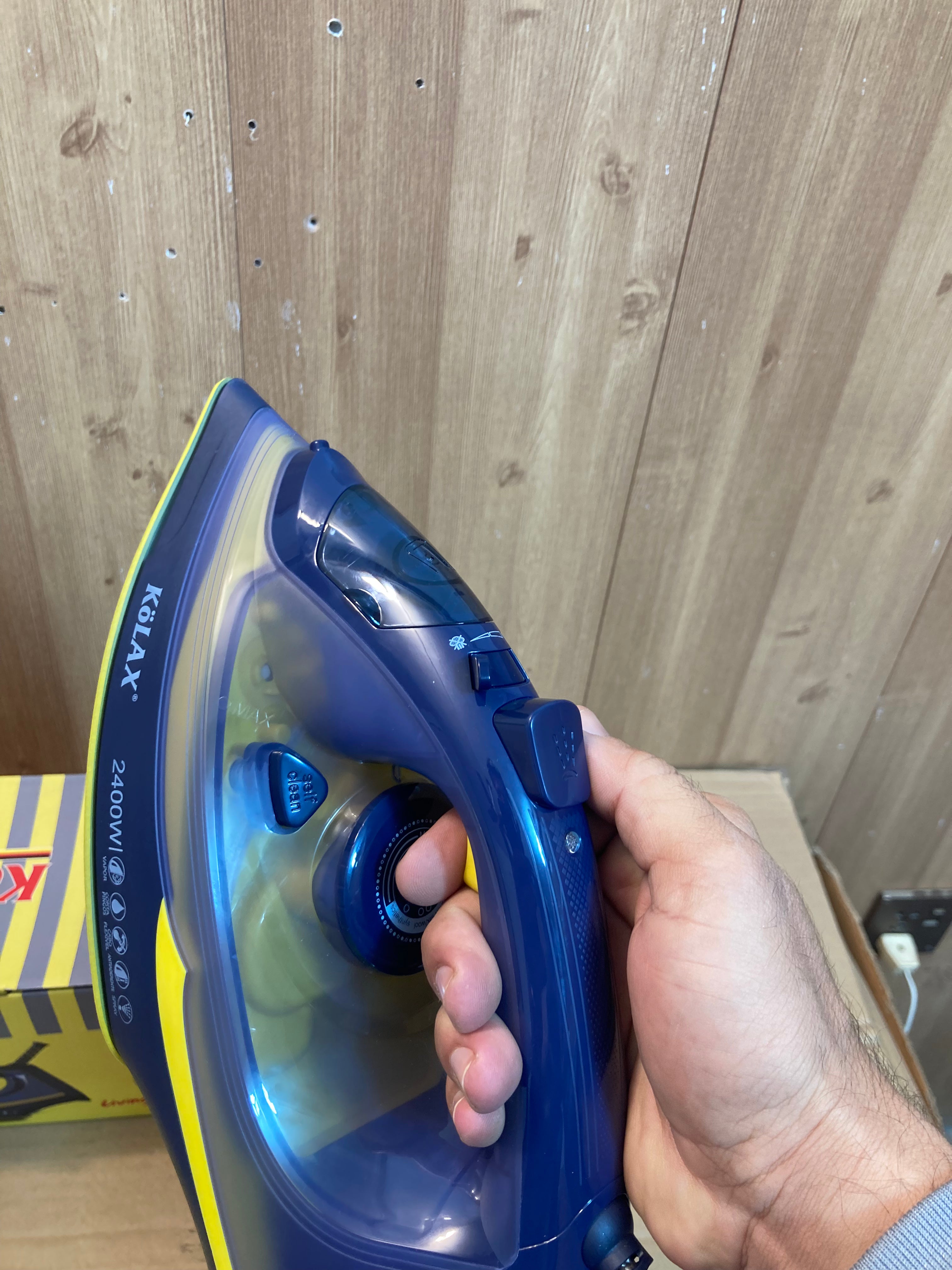 KoLAX Germany Ceramic Soleplate Steam Iron 2400W