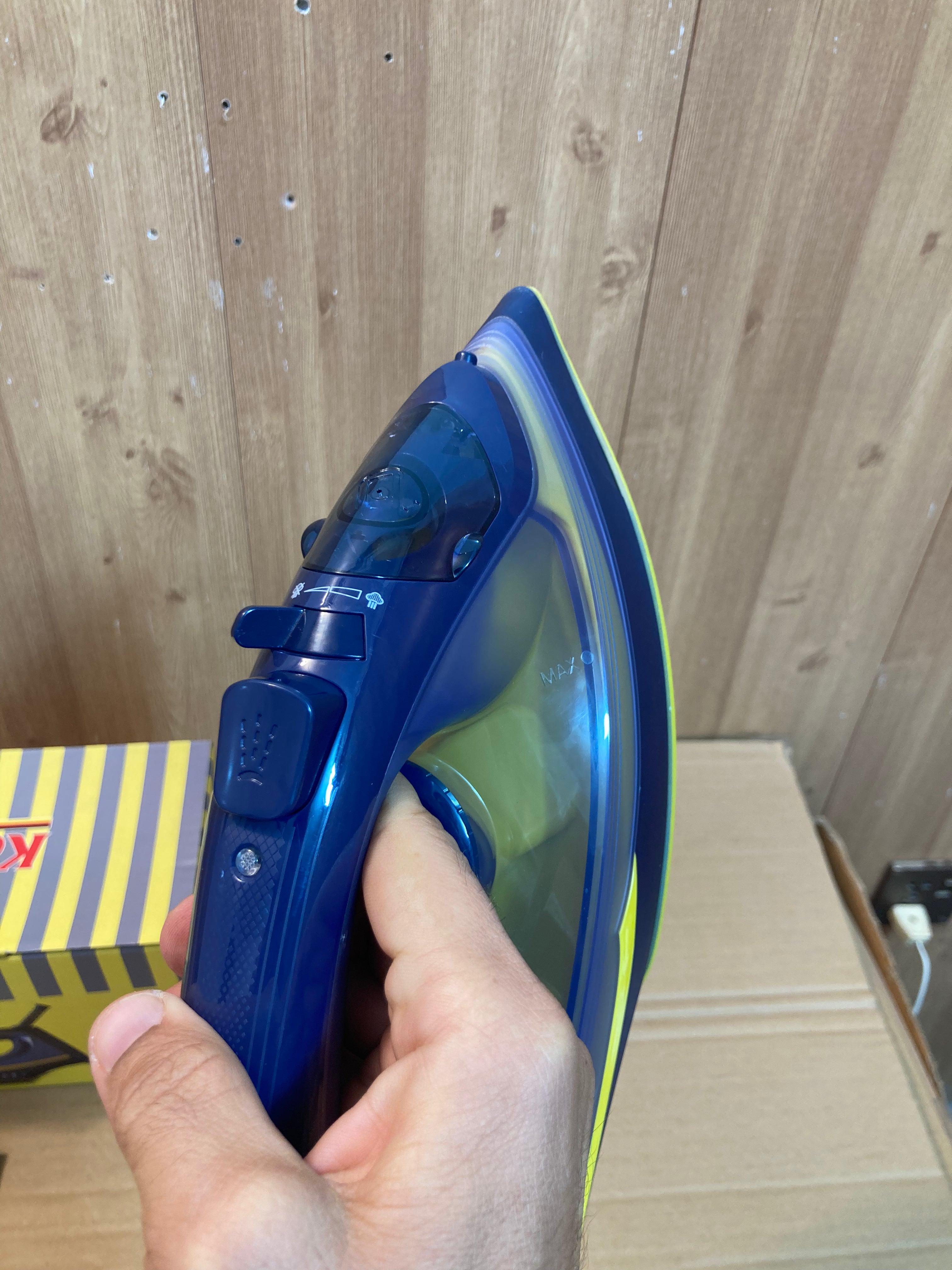 KoLAX Germany Ceramic Soleplate Steam Iron 2400W