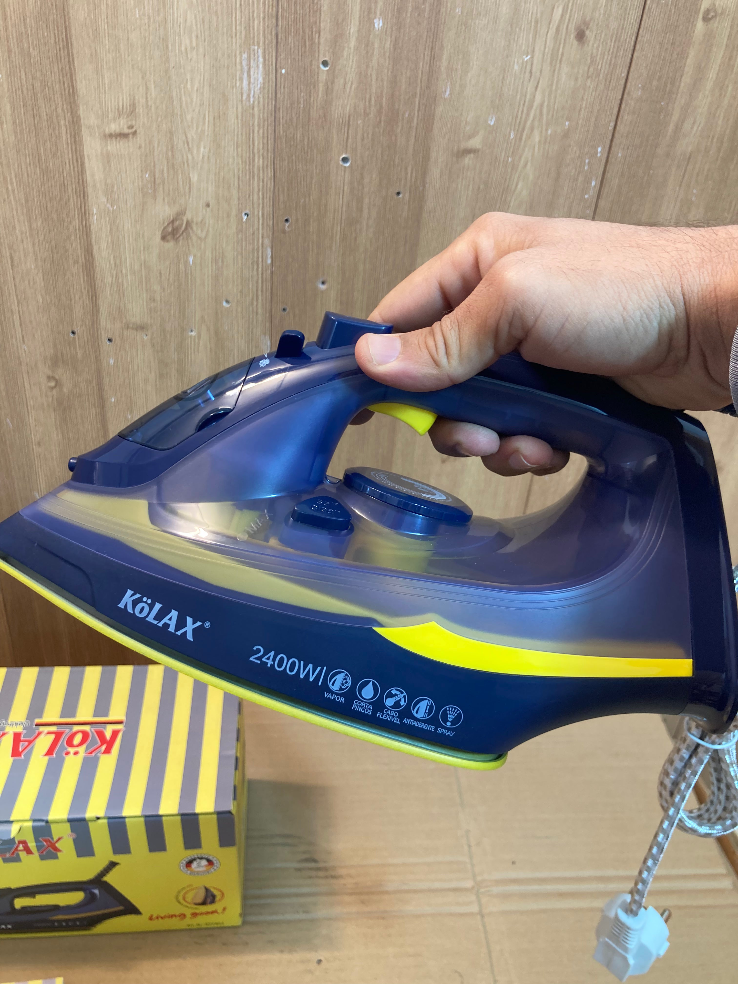 KoLAX Germany Ceramic Soleplate Steam Iron 2400W