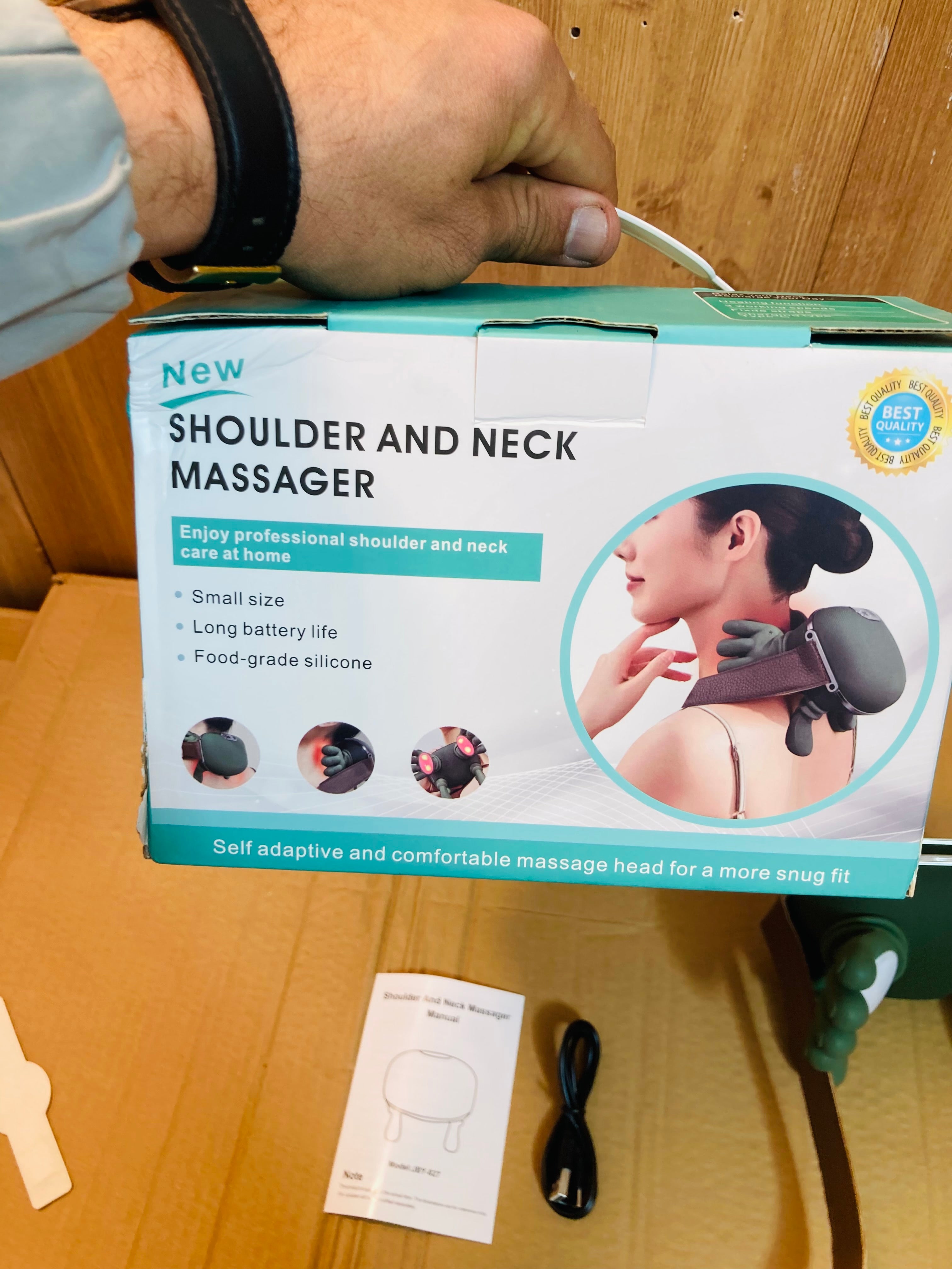 Portable Rechargeable Wireless Neck & Shoulder Heating Massager BLD-550