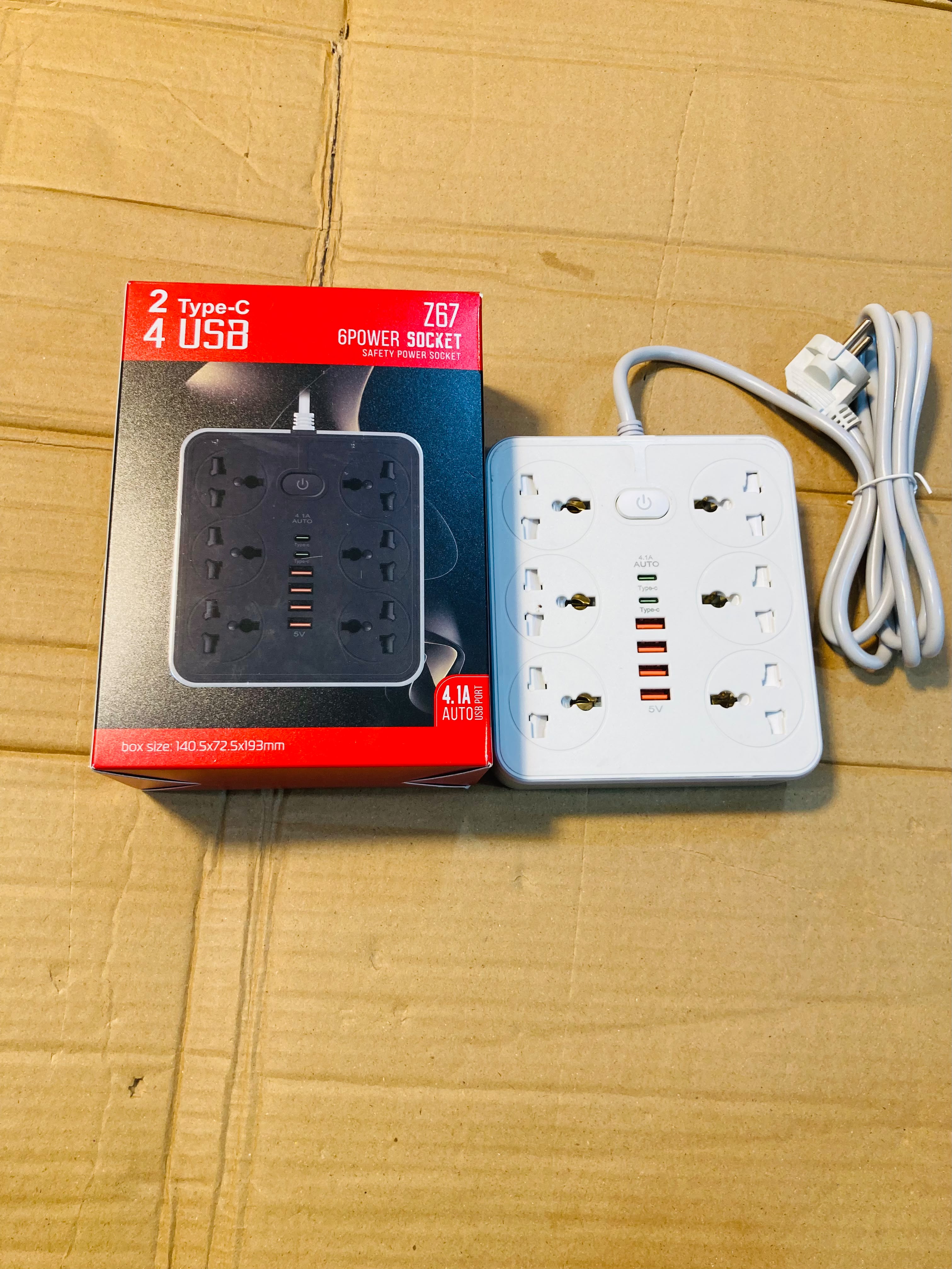 Z67 6-Outlet Safety Power Extension Board with Built-In USB Charger