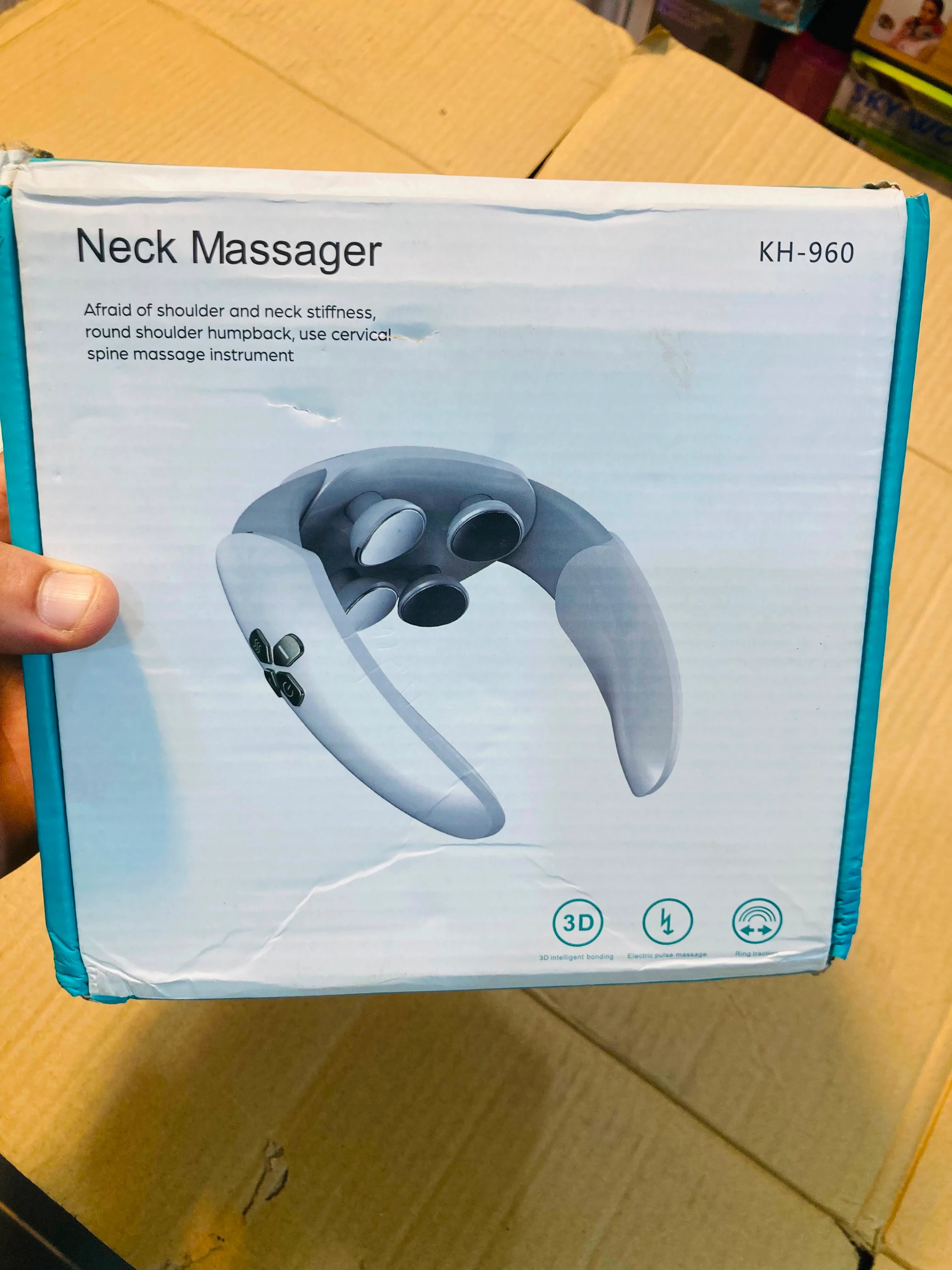 Smart Neck Massager Cordless Cervical Spine Massager with 3D Intelligent Bonding and Electric Pulse Therapy KH-960