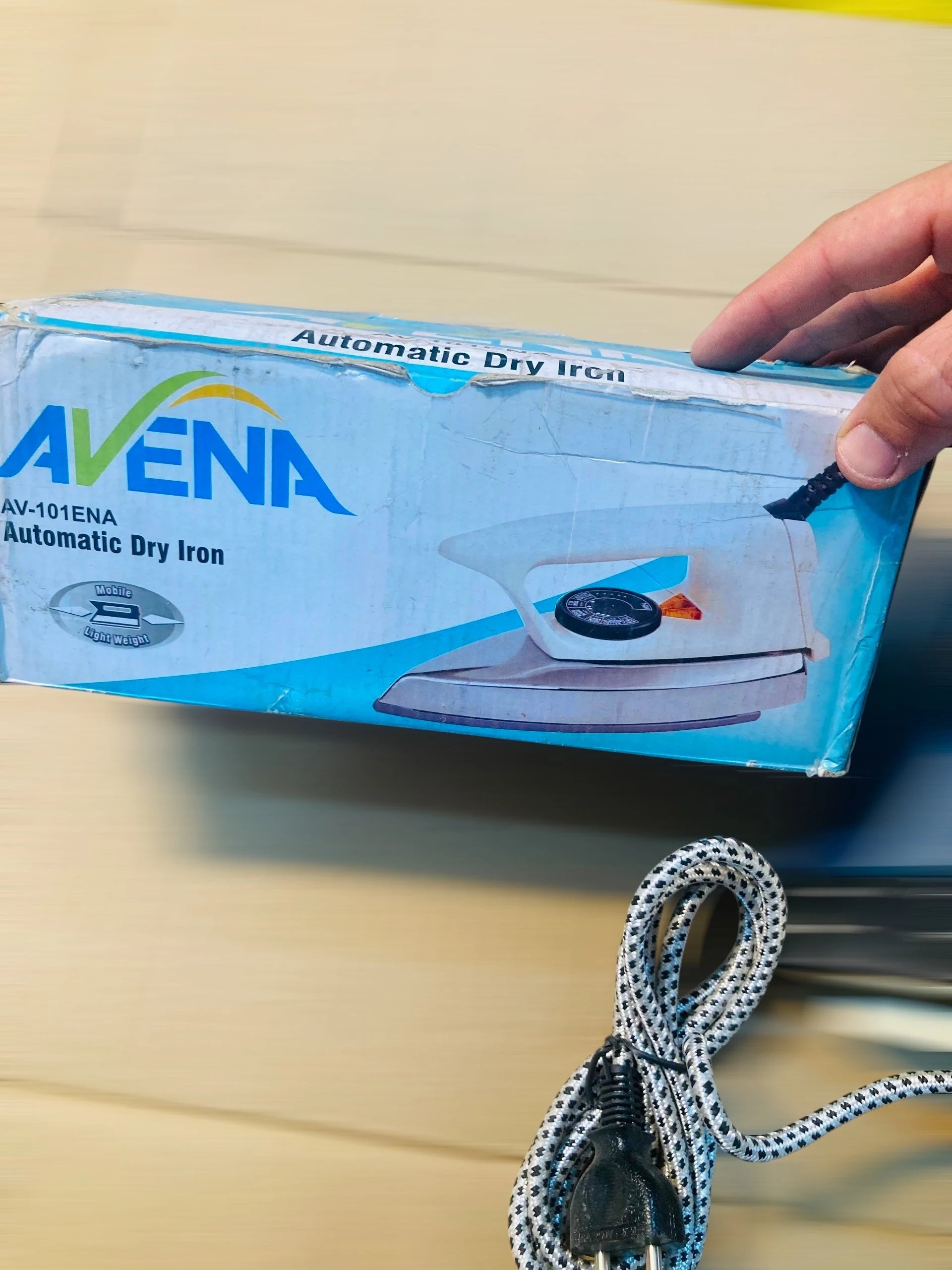 Lot Imported Avena Automatic Dry Iron with 1000W Power, Non-Stick Soleplate, and 6 Temperature Settings AV-101ENA