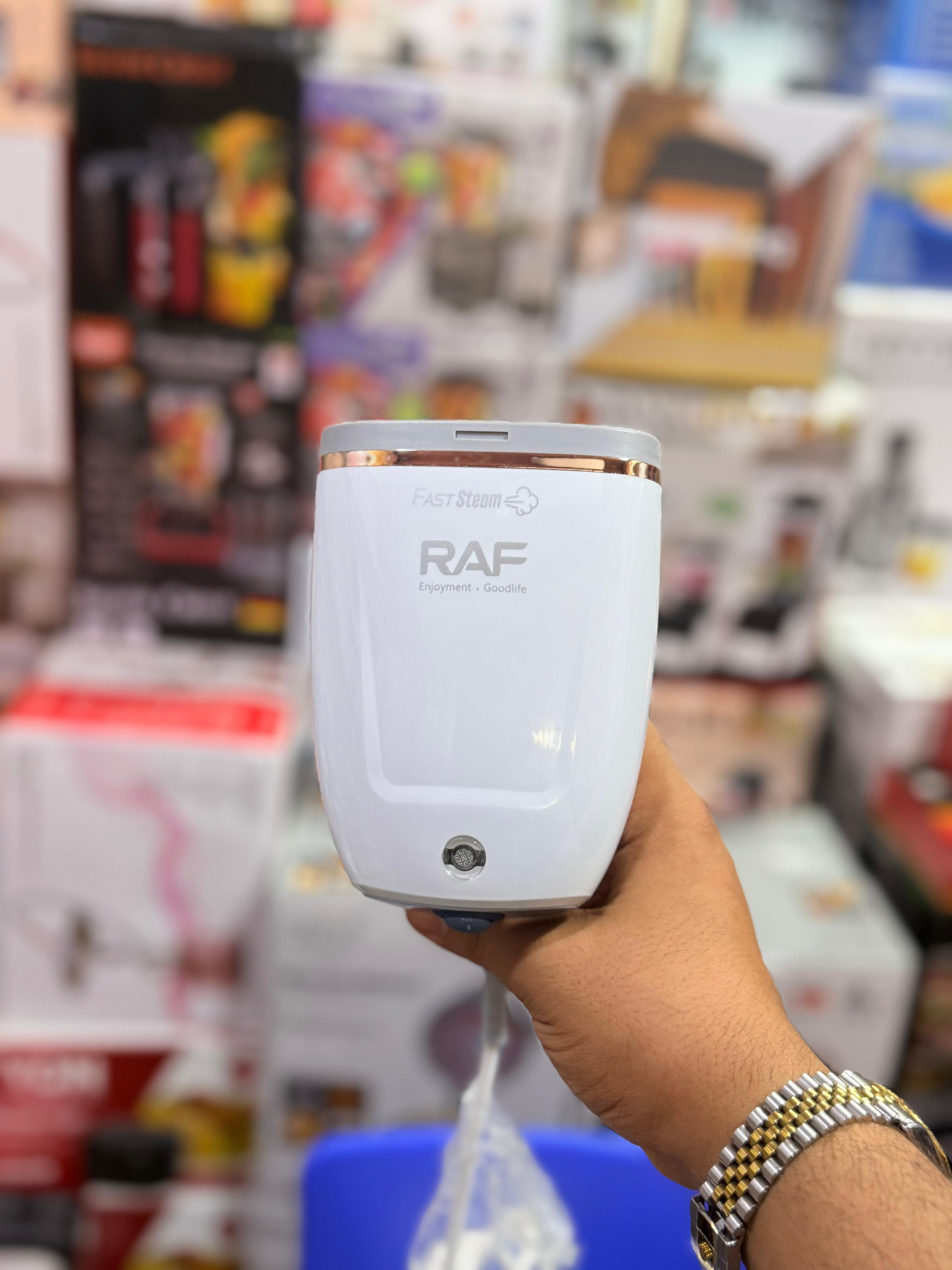RAF Foldable Handheld 240ml Garment Steamer R.1326