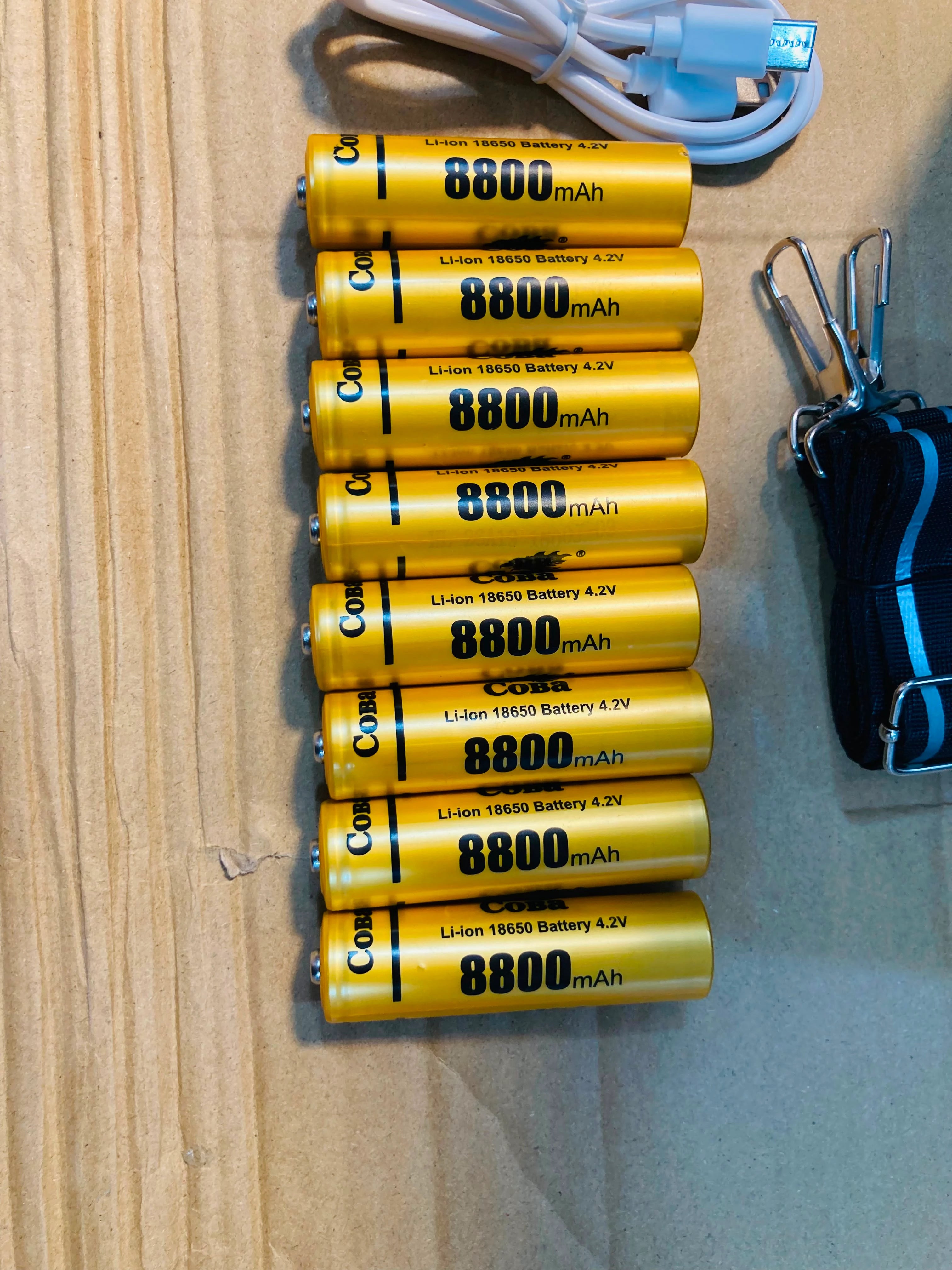 COBA CB-G626 Powerful LED Flashlight with Digital Power Display, Stretch Zoom, and Multi-Battery High-Capacity Pack
