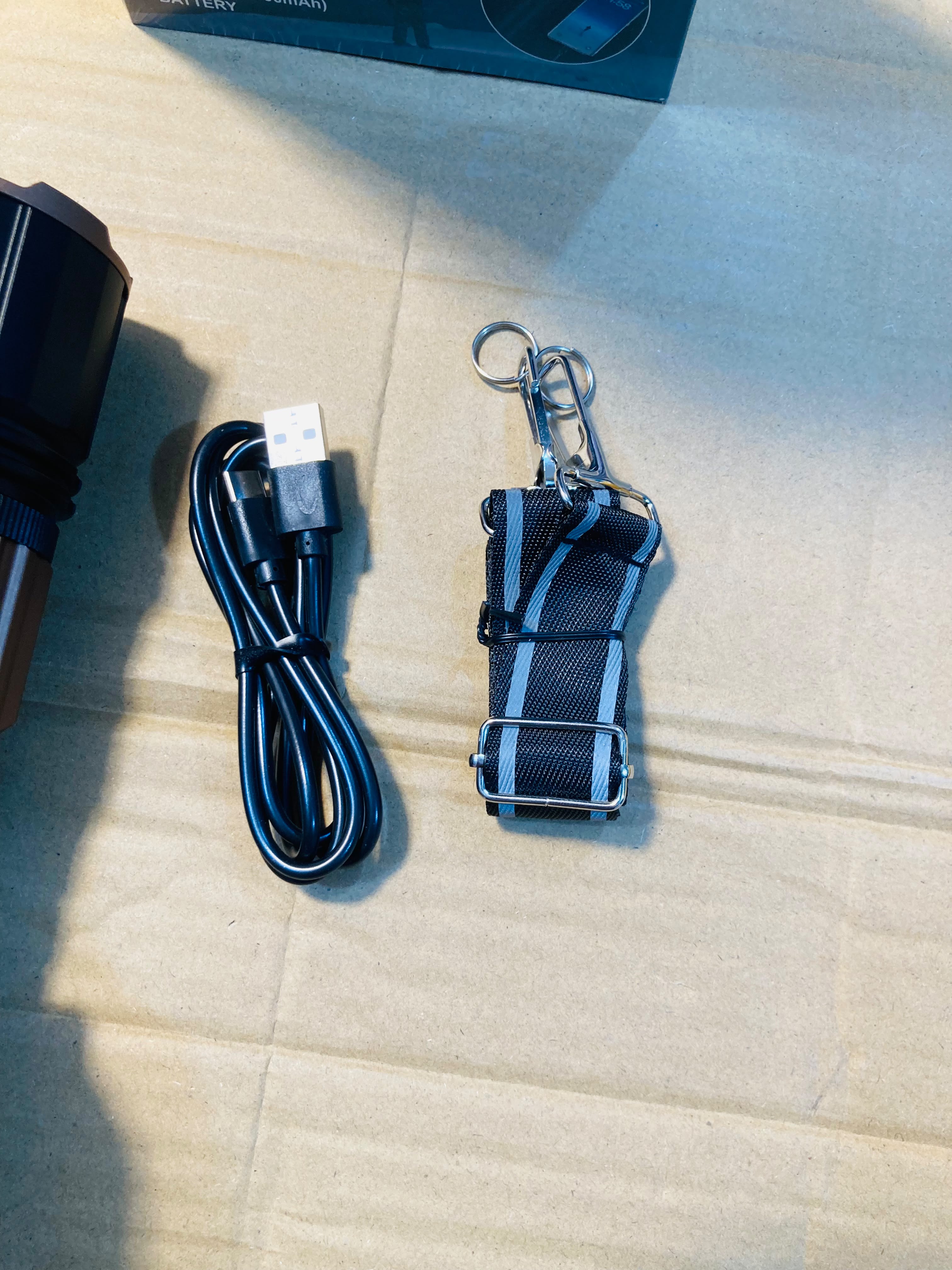 COBA  Aluminum Alloy Strong Light Flashlight with TG Wick, Side Light & 28800mAh Battery CB-G908