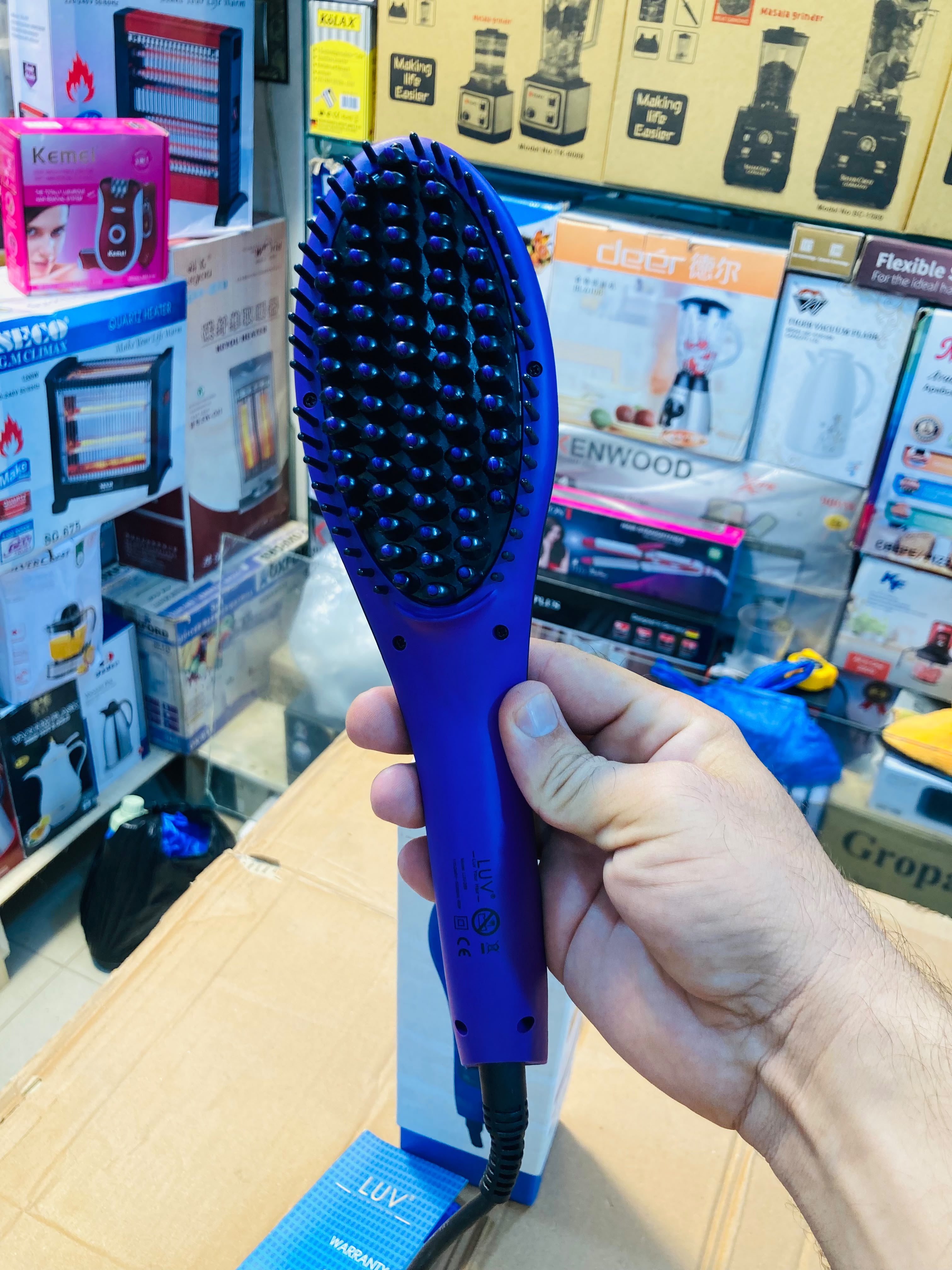 LUV Ceramic Hair Straightening Brush