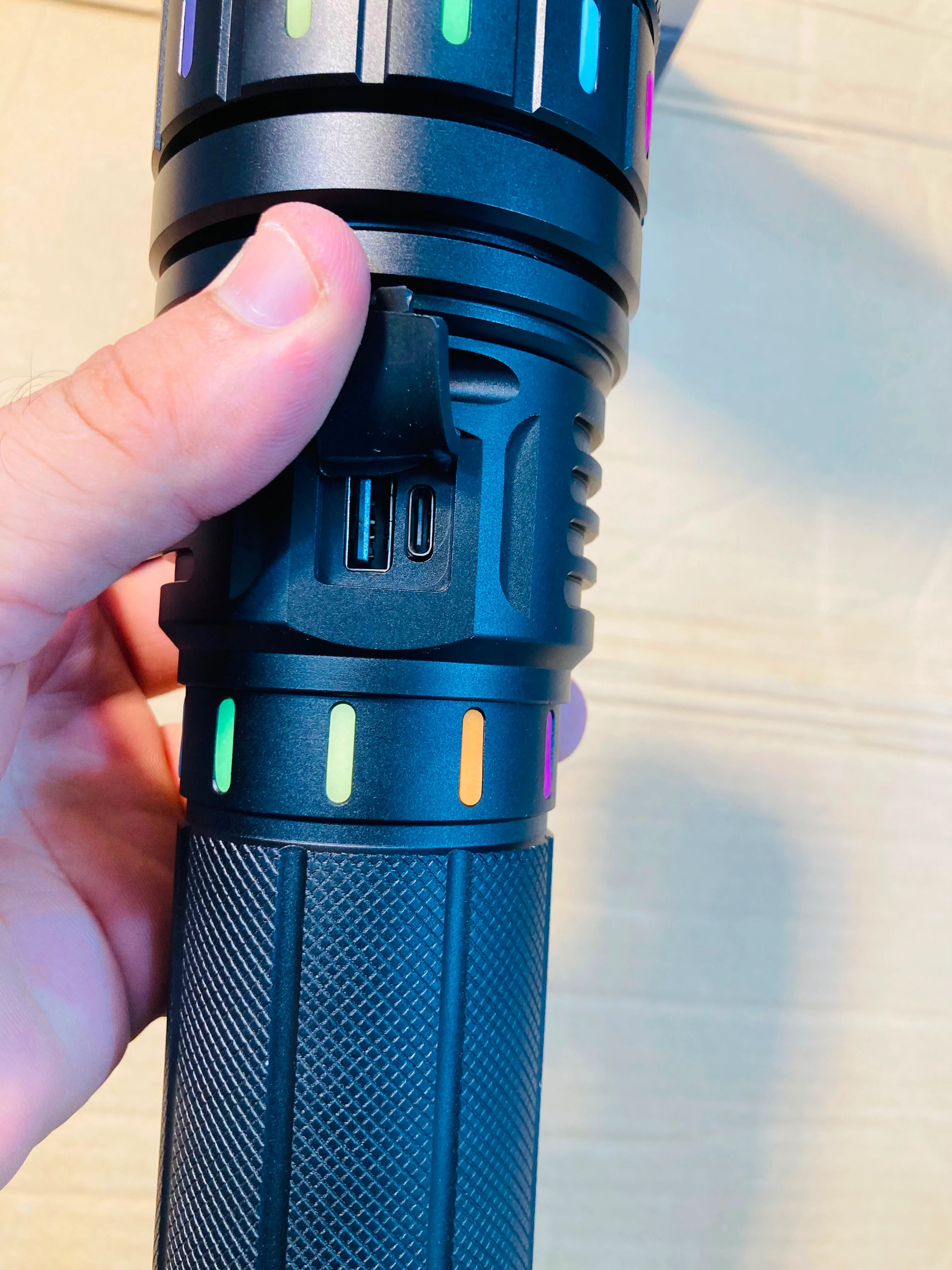 COBA CB-G626 Powerful LED Flashlight with Digital Power Display, Stretch Zoom, and Multi-Battery High-Capacity Pack