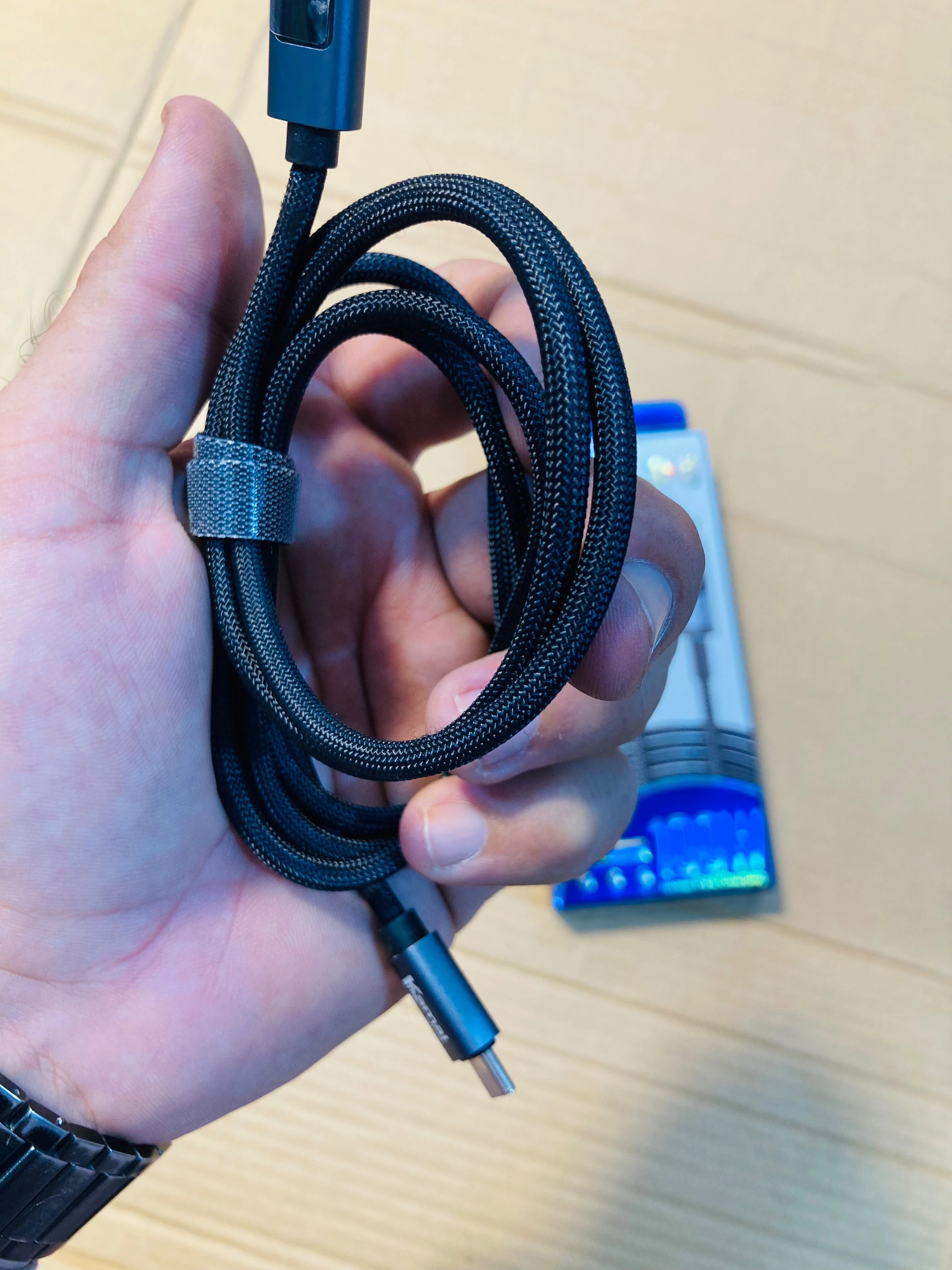 Kamal 100W Type-C to Type-C Fast Charging Cable with LED Digital Power Display 1M Braided USB-C Data Cable