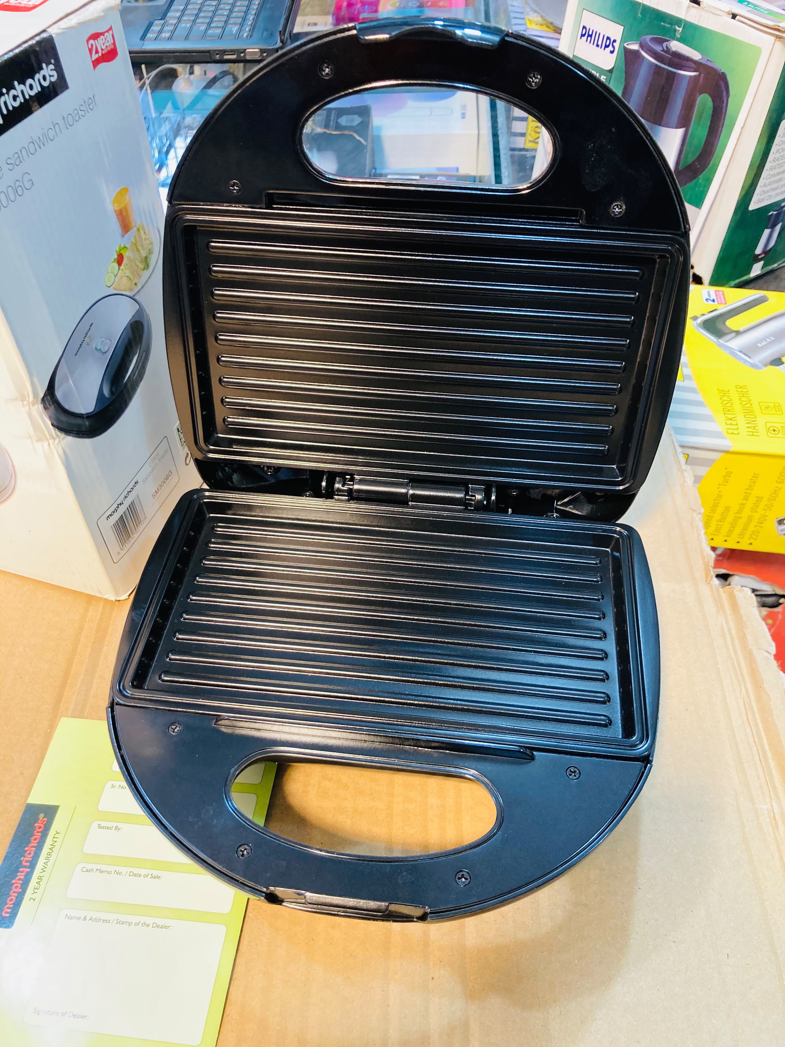Morphy Richards 2-Slice Sandwich Grill Toaster SM3006G