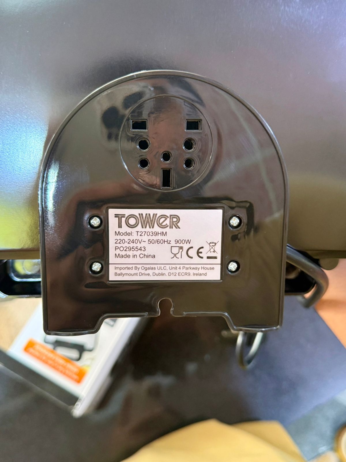 Tower 900W Deep Filled Non-Stick Sandwich Maker