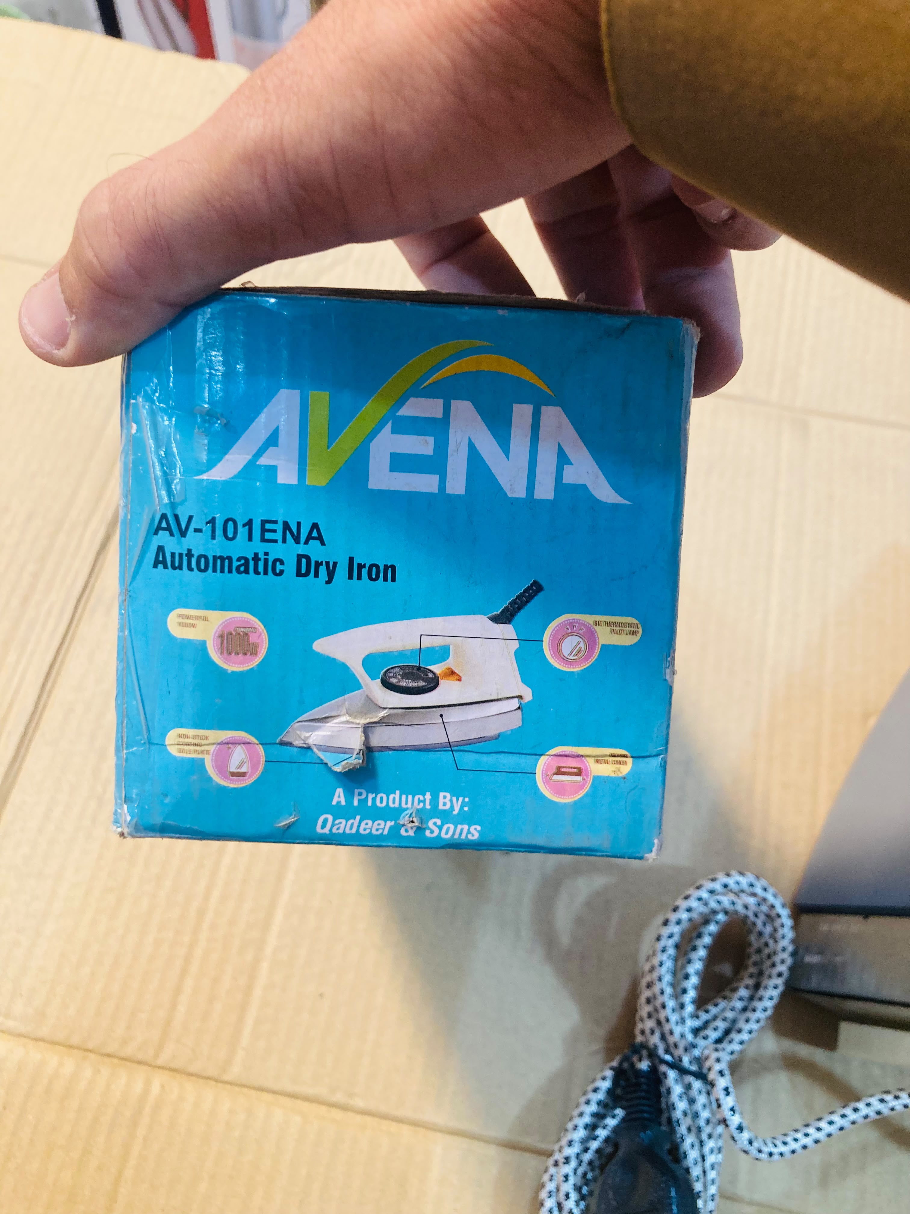 Lot Imported Avena Automatic Dry Iron with 1000W Power, Non-Stick Soleplate, and 6 Temperature Settings AV-101ENA