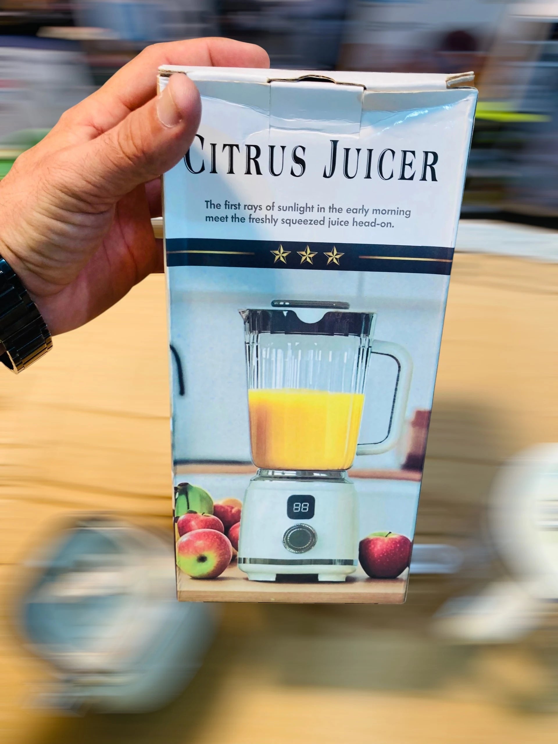 Portable Citrus Juicer & Cordless Personal Blender – 600ml Rechargeable Electric Fruit Smoothie Maker with Stainless Steel Blades