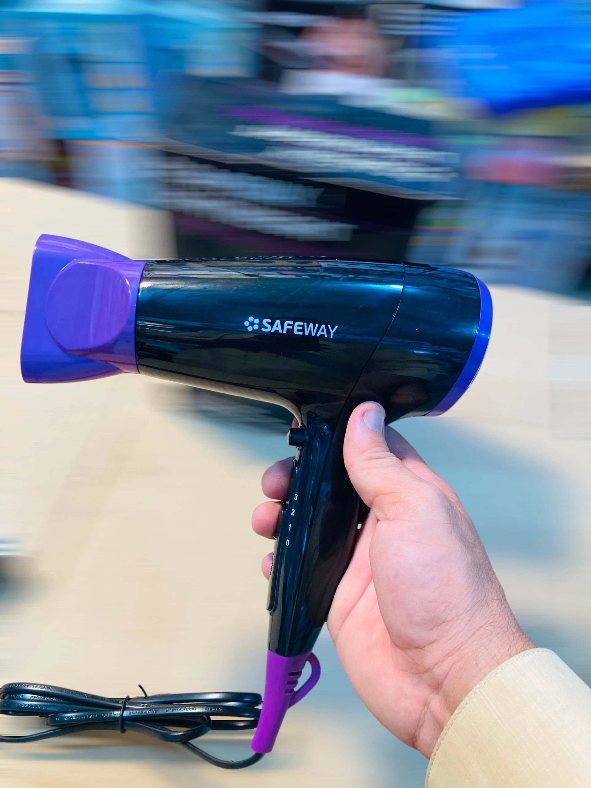 SAFEWAY Lightweight Smooth Drying 1800W Compact Hair Dryer  with Concentrator Nozzle & Cool Shot Function JA-184017