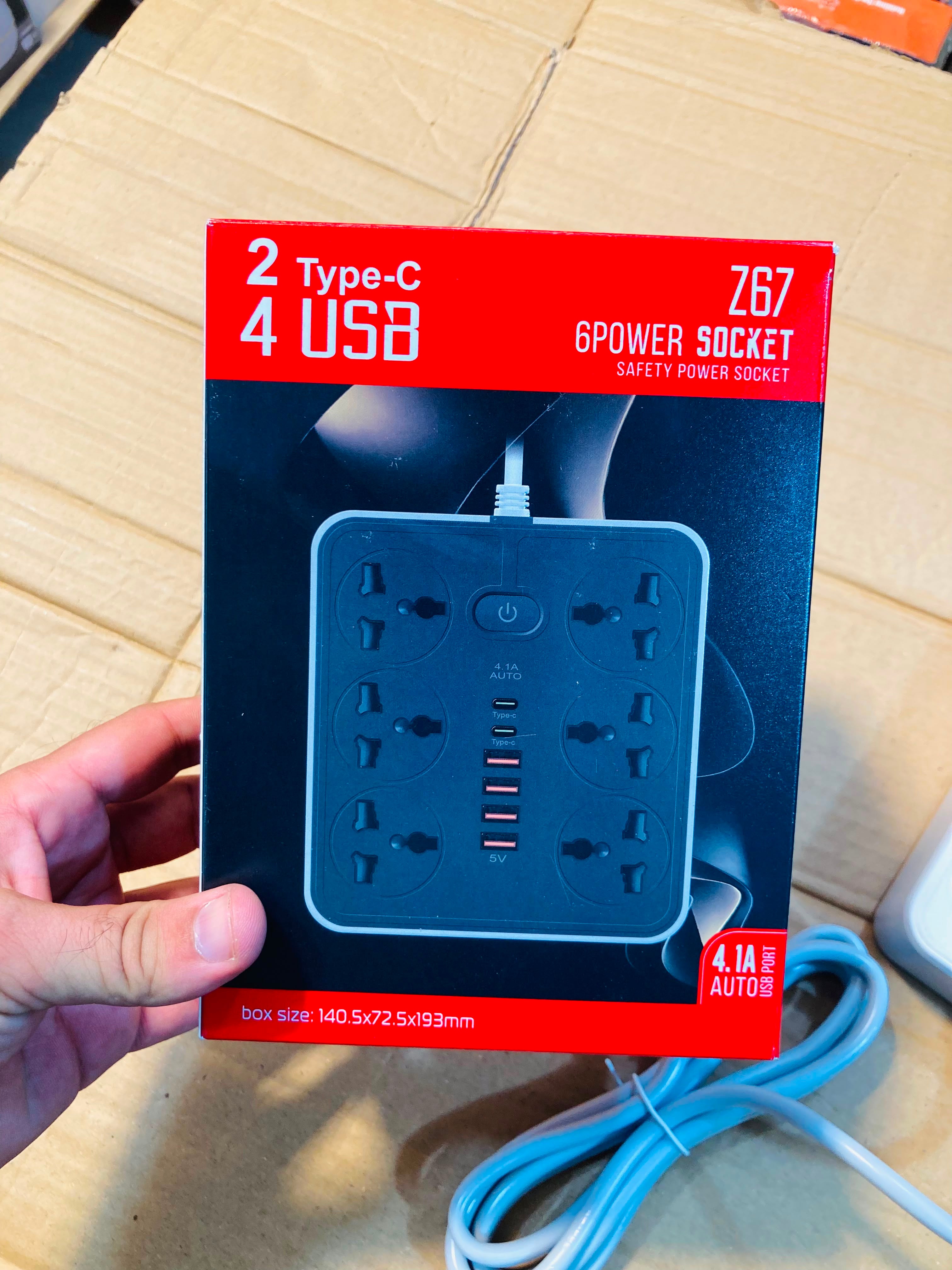 Z67 6-Outlet Safety Power Extension Board with Built-In USB Charger