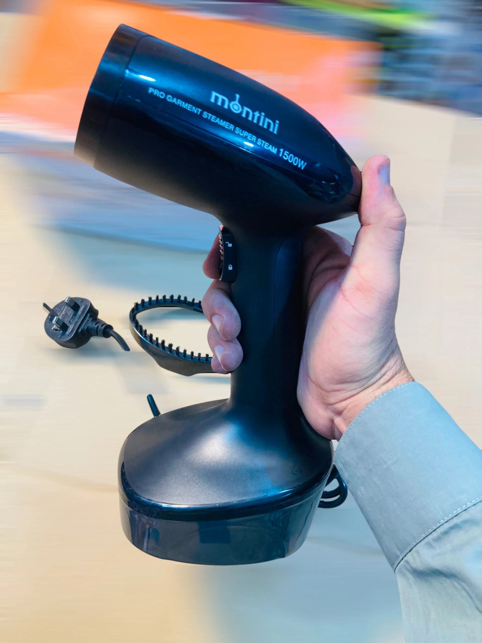 Montini Handheld Garment Steamer, 1500W Portable Fabric Steamer with Ceramic Panel, 400ml Detachable Water Tank GENOVA