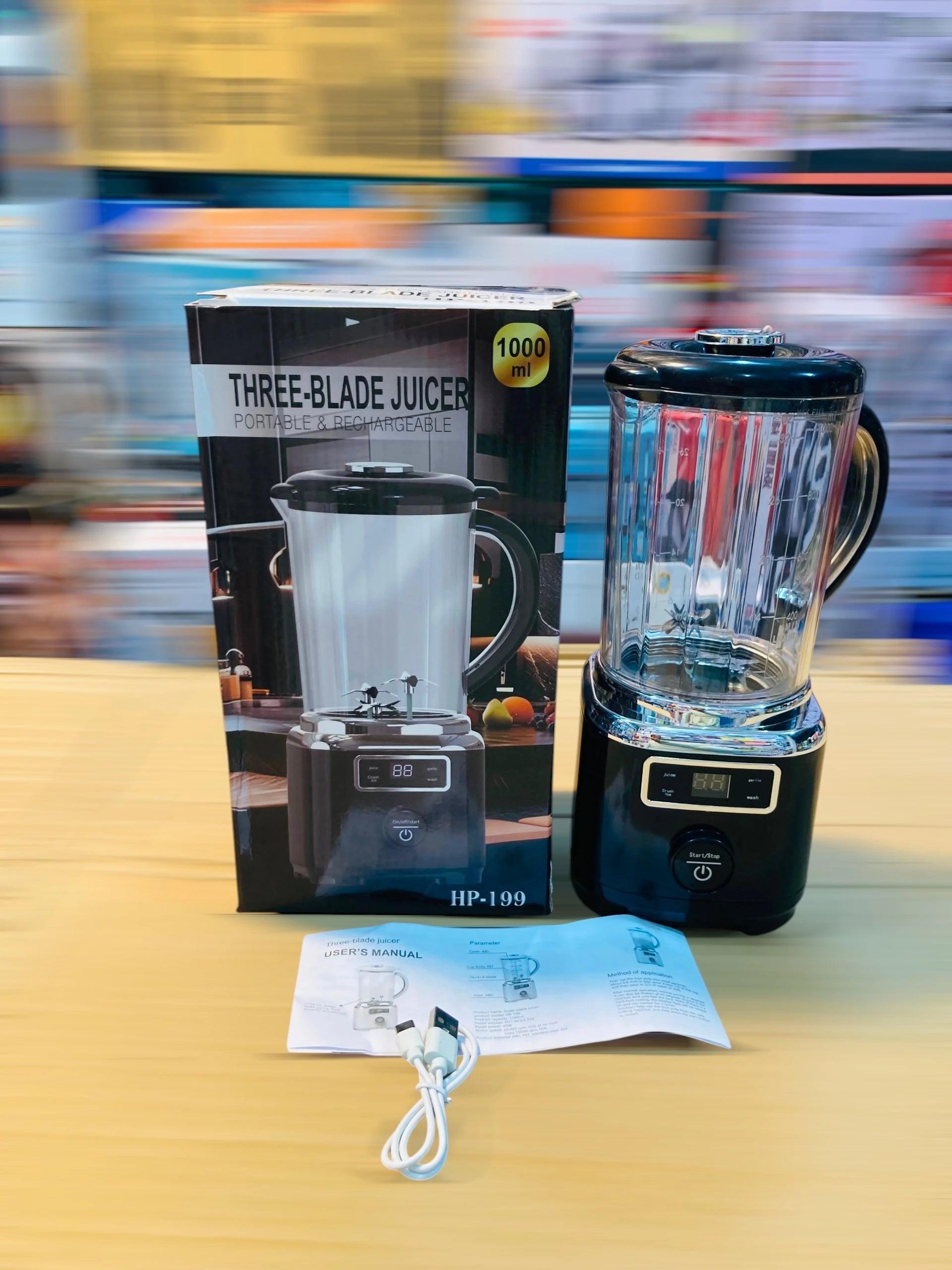 Three-Blade Portable & Rechargeable Juicer Blender 1000ml With Digital Display and USB Cable HP-199